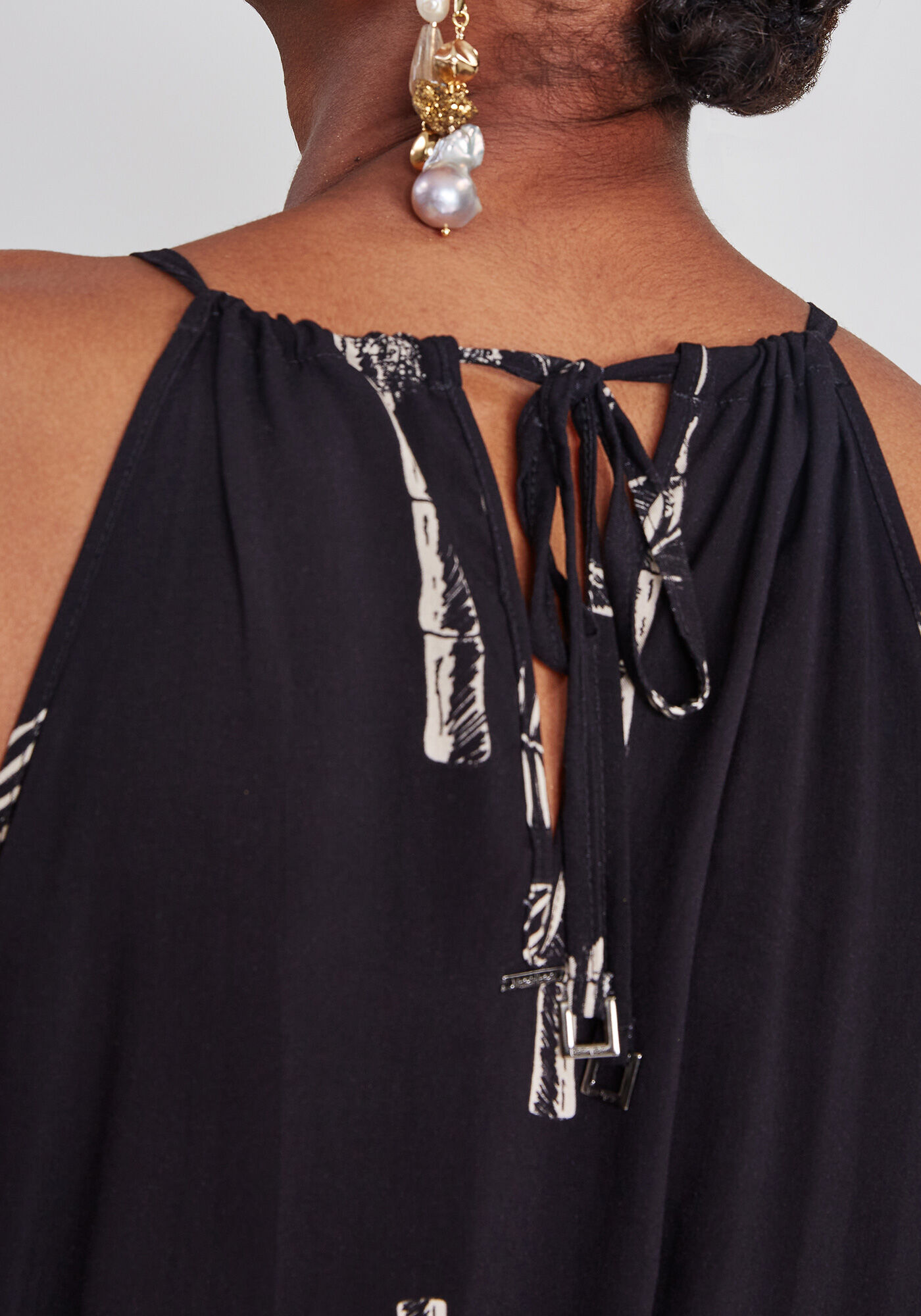 Blusa com Al&ccedil;as Detalhe Decote, , large.