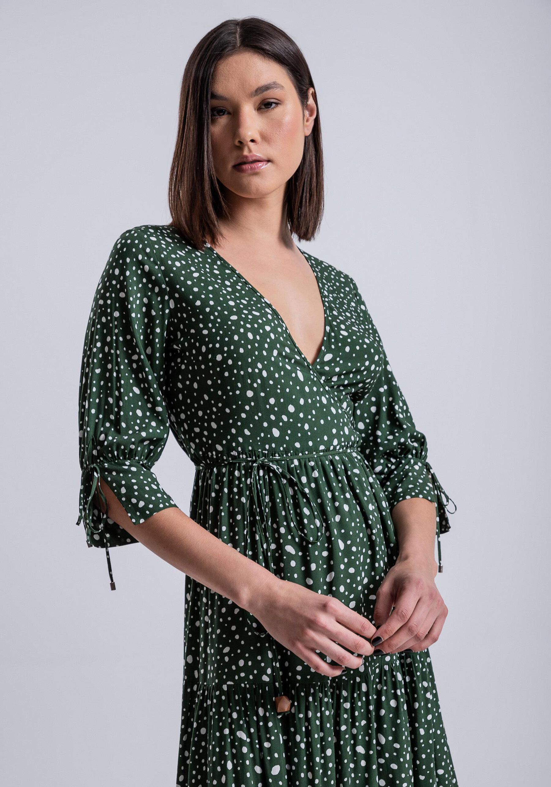 Vestido Midi Manga 3/4 em Viscose Transpassado, . Vestido Midi Manga 3/4 em Viscose Transpassado, , large.
