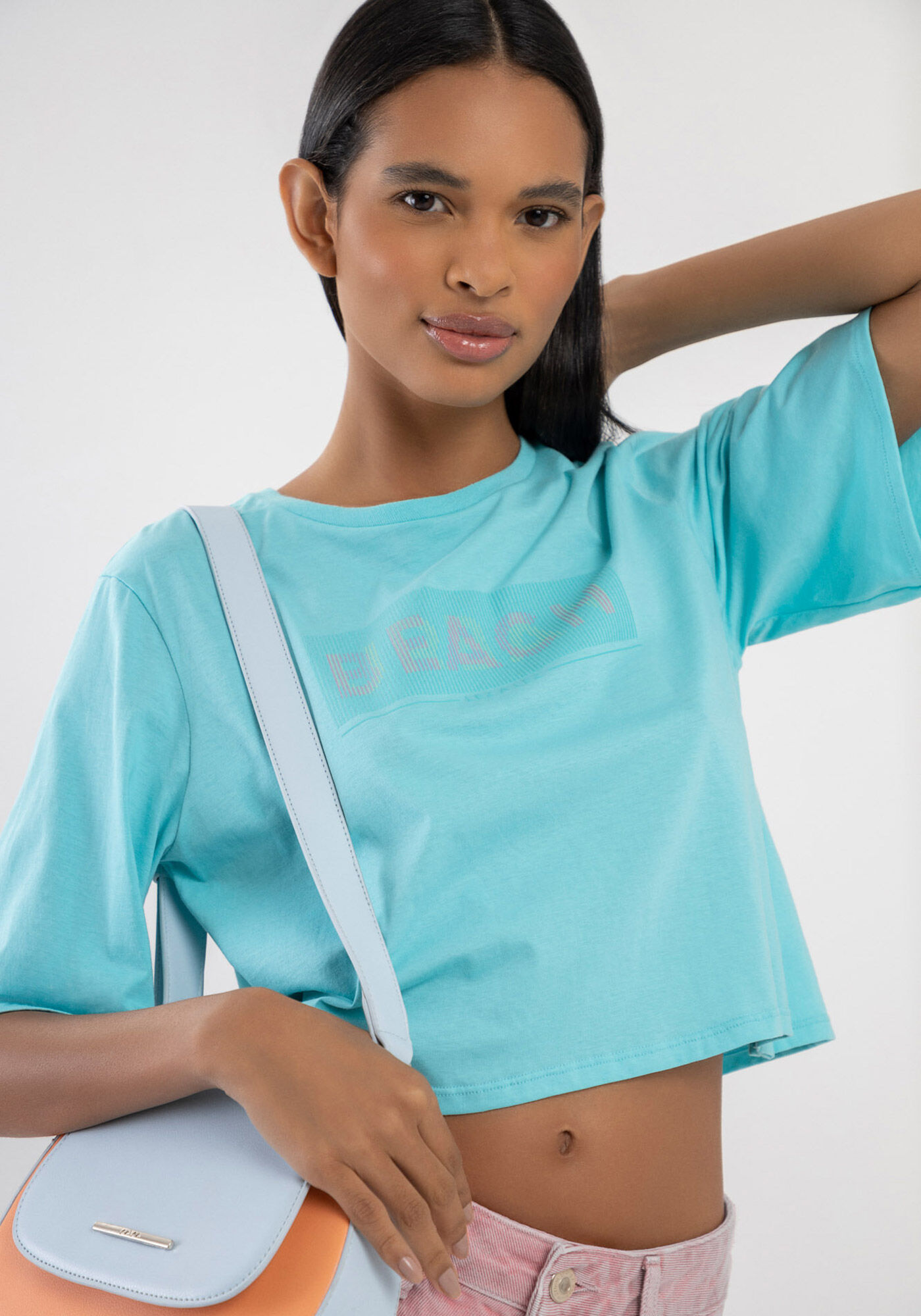 T-shirt Cropped em Malha com Bot&otilde;es Laterais, , large.