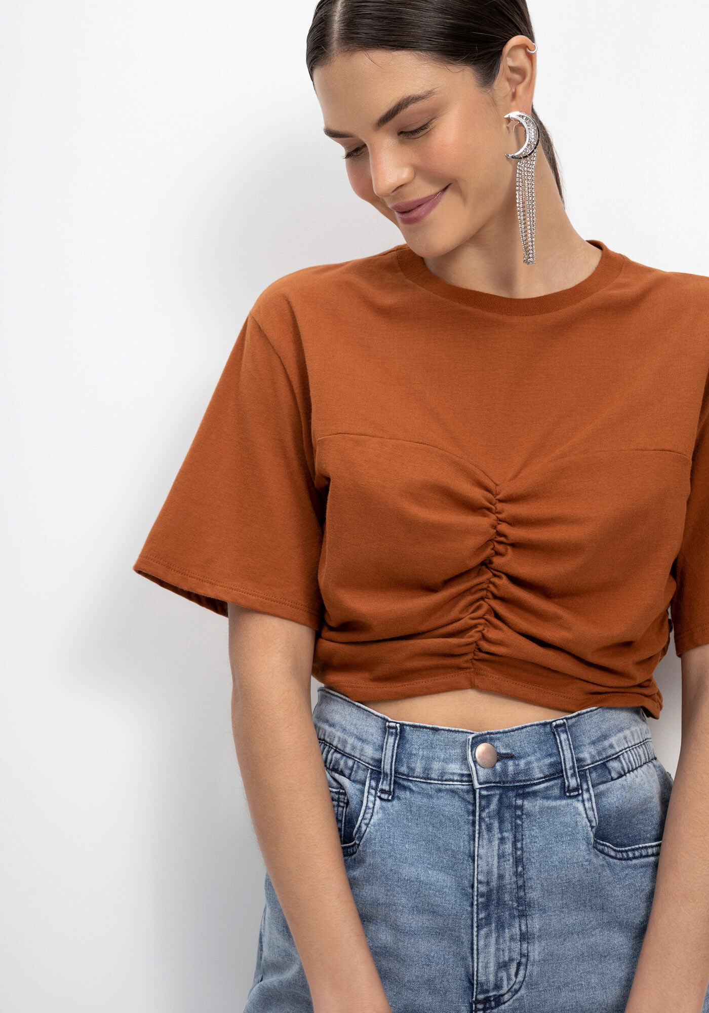 Blusa Cropped em Malha com Franzido Busto, MARROM BISCUIT, large.