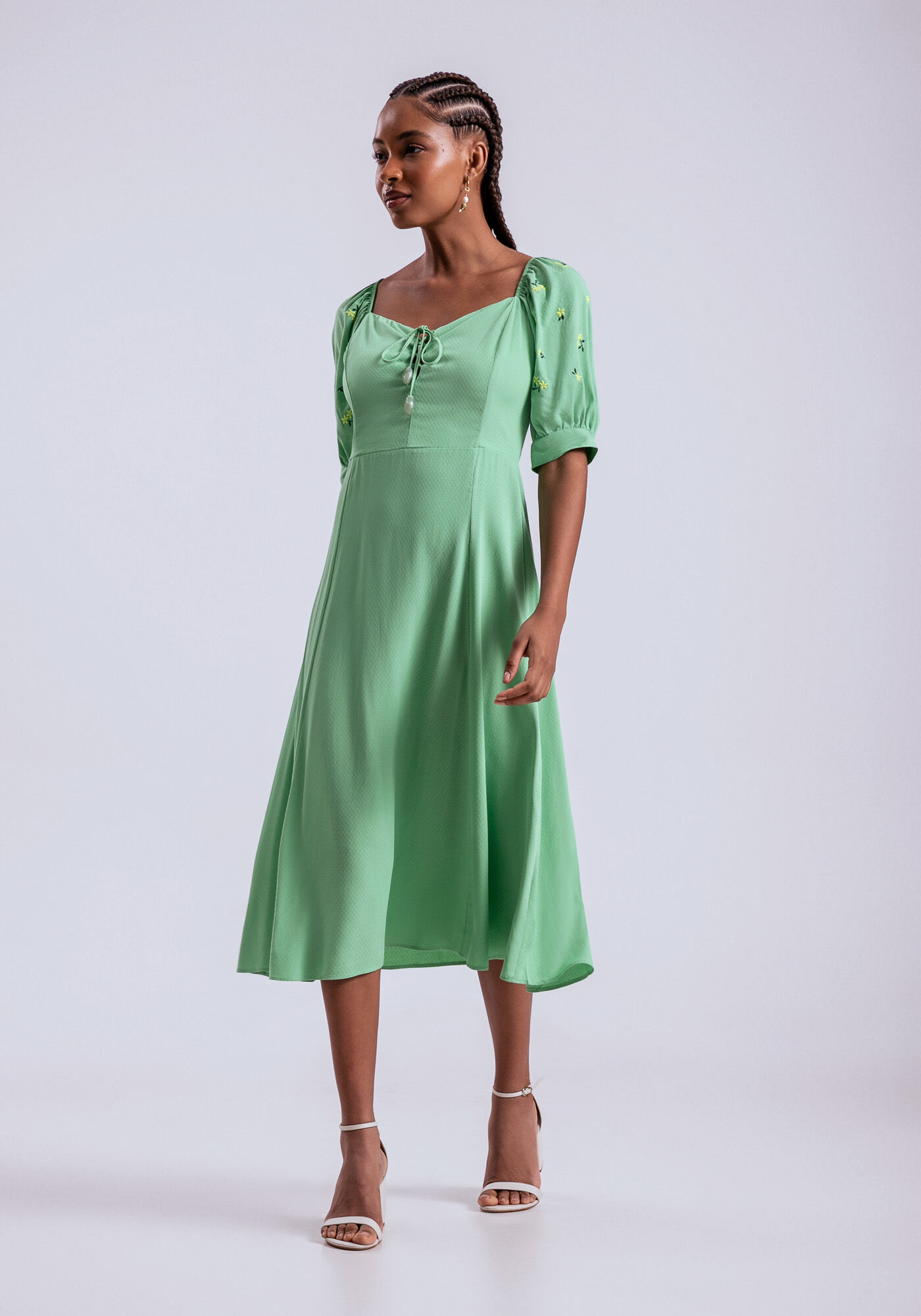 Vestido Midi com Manga Bufante Bordada, VERDE PORTULACA, large.