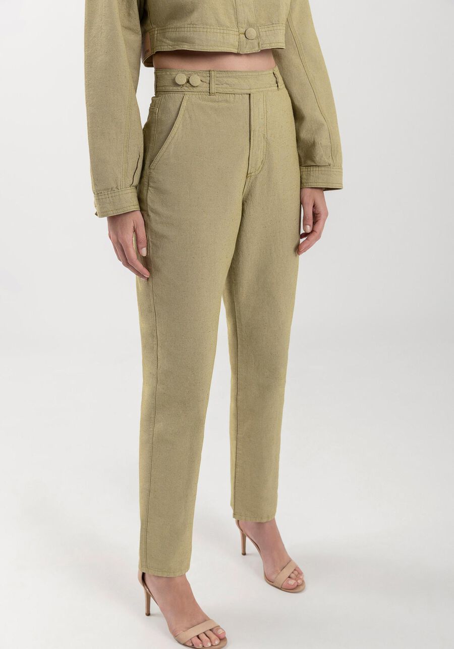 Calça Reta Em Alfaiataria Com Cintura Alta E Botões Laterais, VERDE NEW SOFT. Calça Reta Em Alfaiataria Com Cintura Alta E Botões Laterais, VERDE NEW SOFT, large.