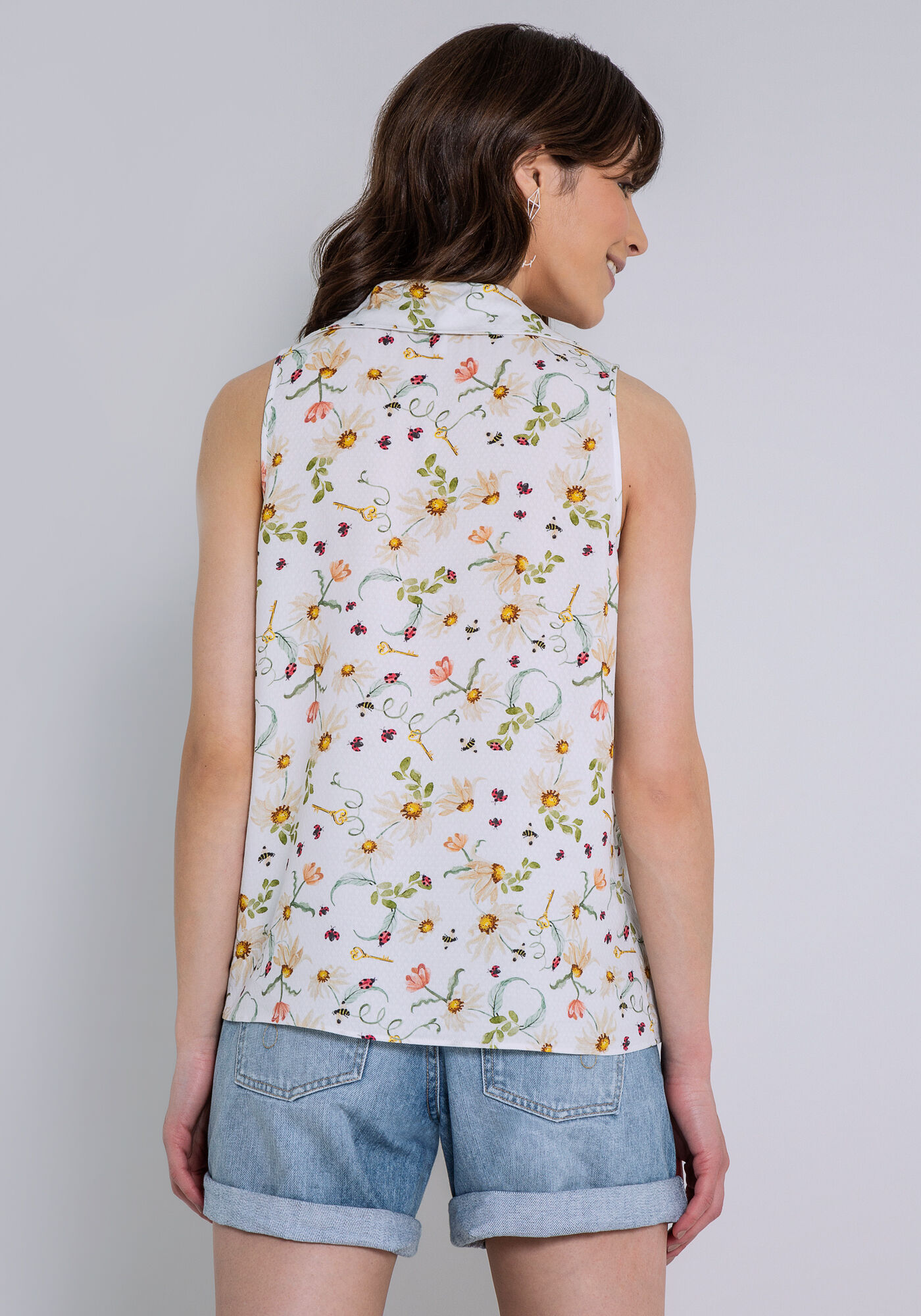 Blusa Sem Mangas em Viscose com Decote V Gola, JARDIM SURREAL, large.