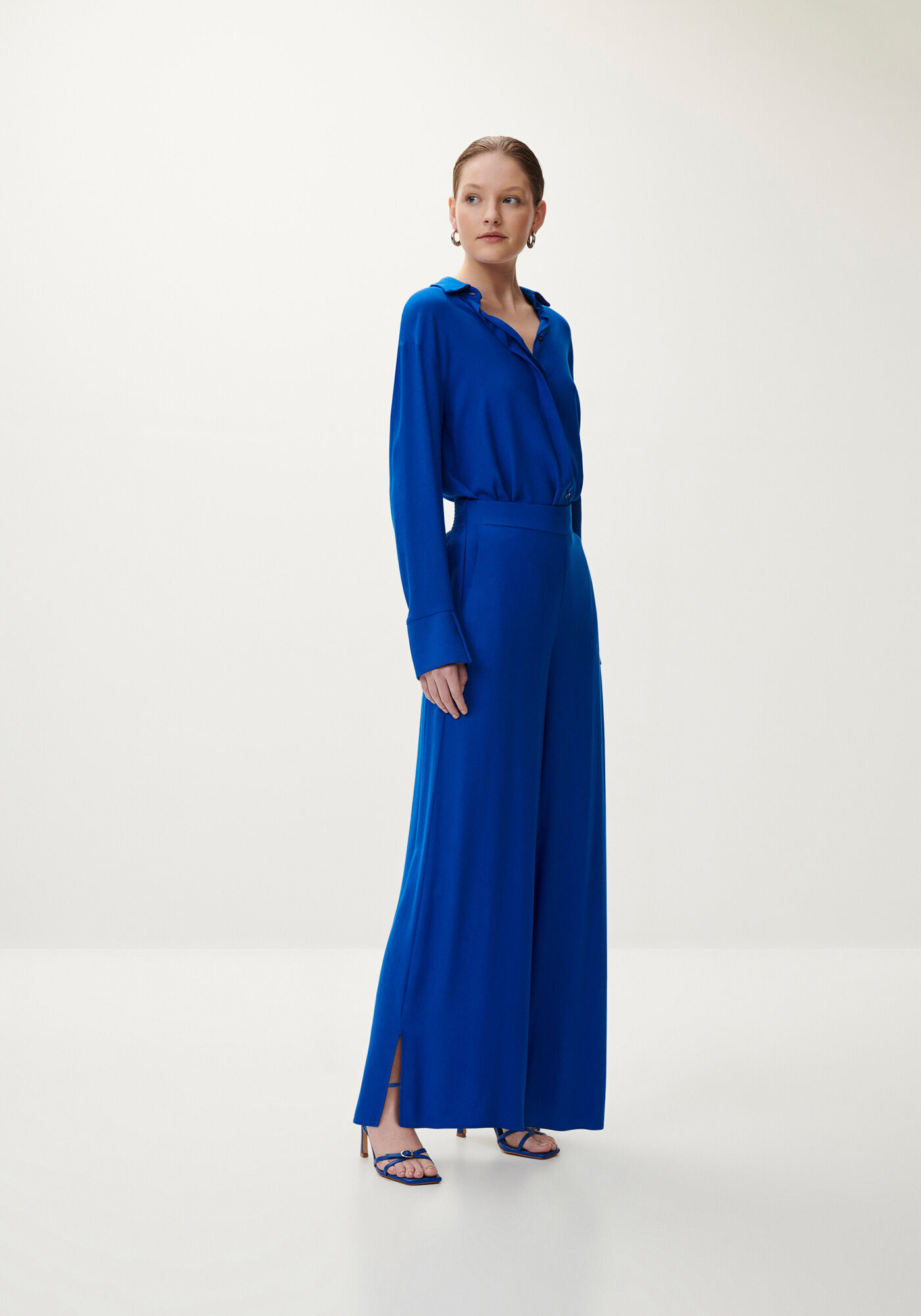 Cal&ccedil;a Reta Ampla em Crepe com Cintura M&eacute;dia, AZUL BLUE BELL, large.