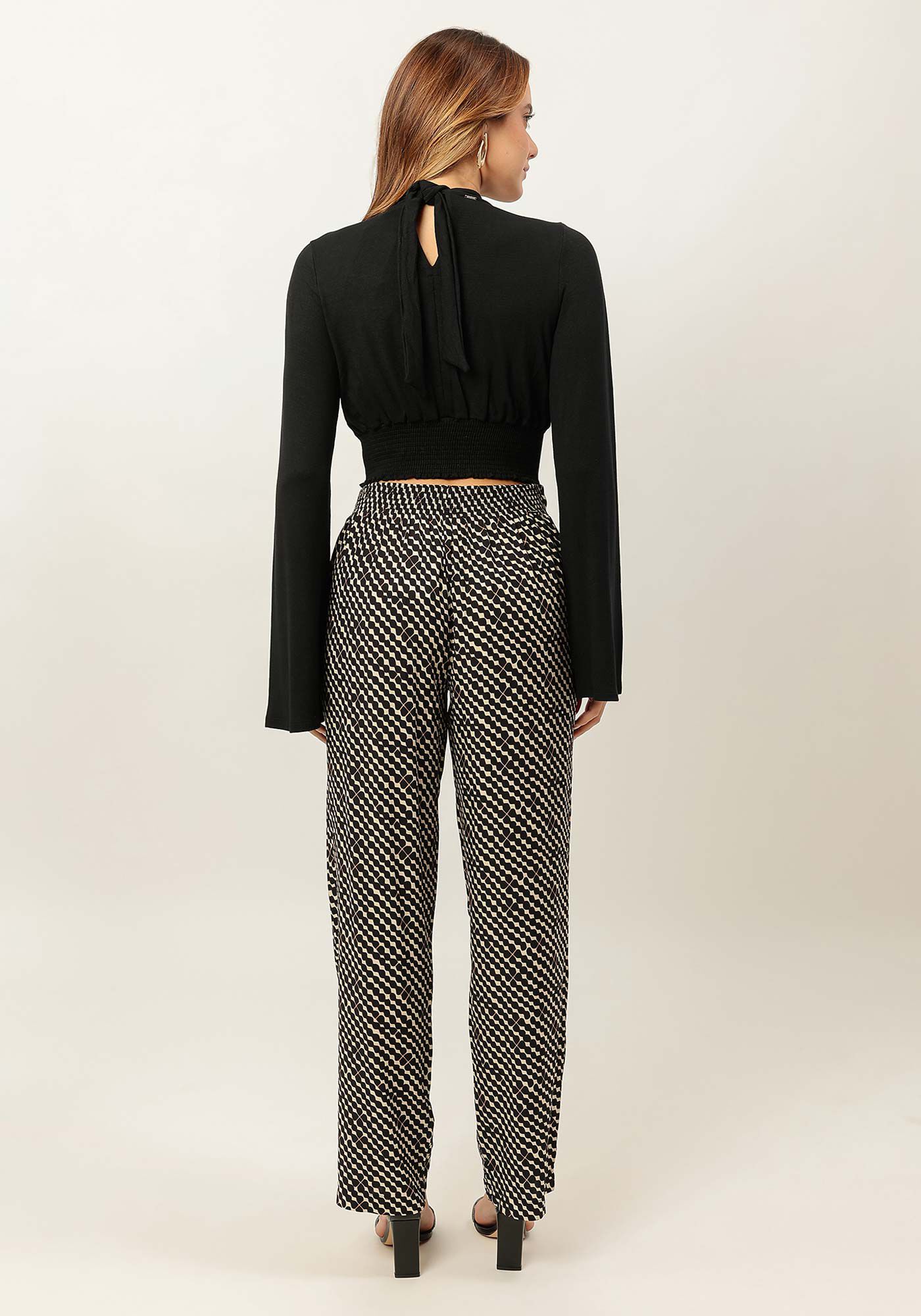 Blusa Cropped Manga Longa Flare com Cut Gola, , large.