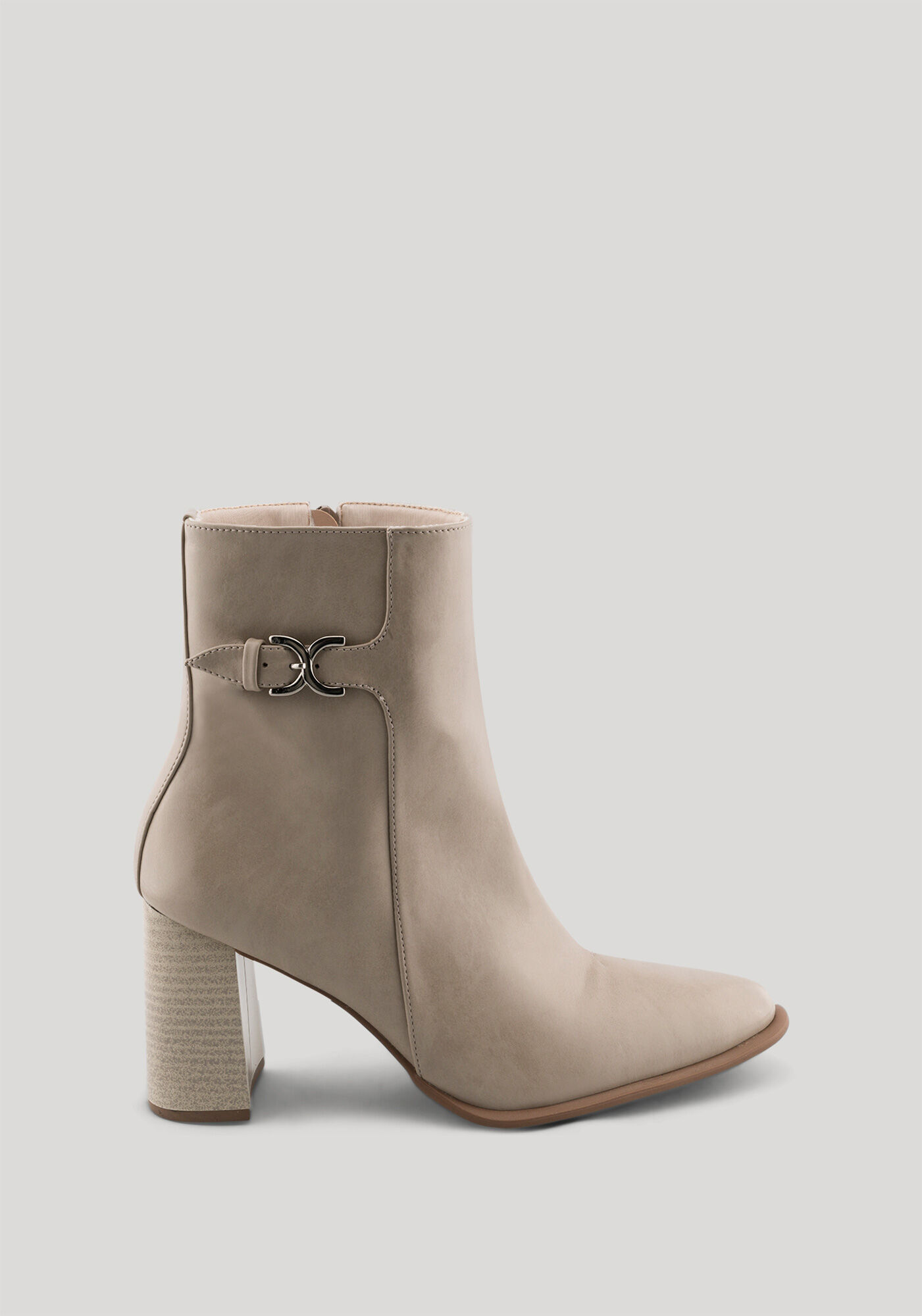 Bota De Cano M&eacute;dio Com Salto Bloco E Fivela Metalizada, , large.