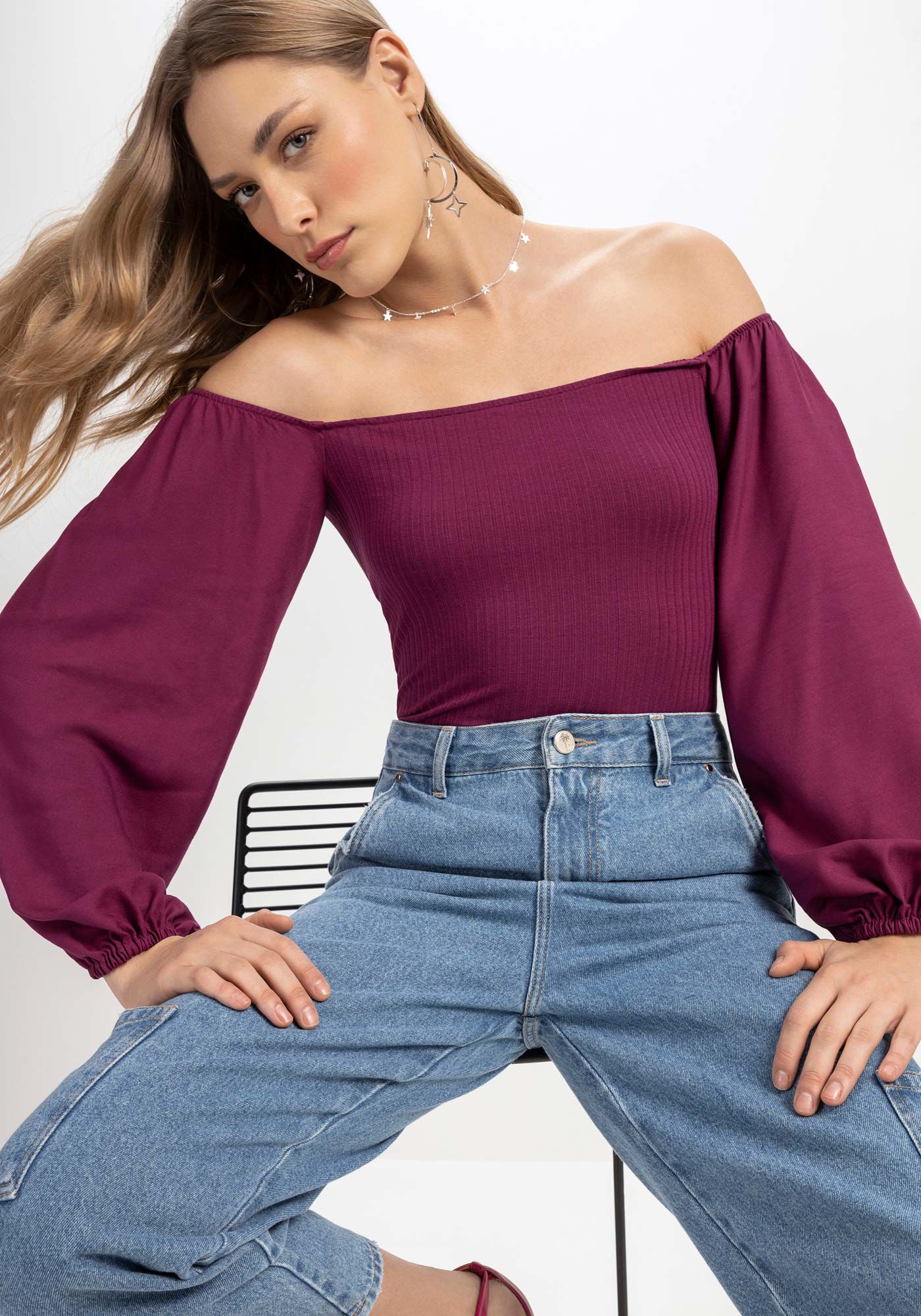 Calça flare com blusa ombro shop a ombro
