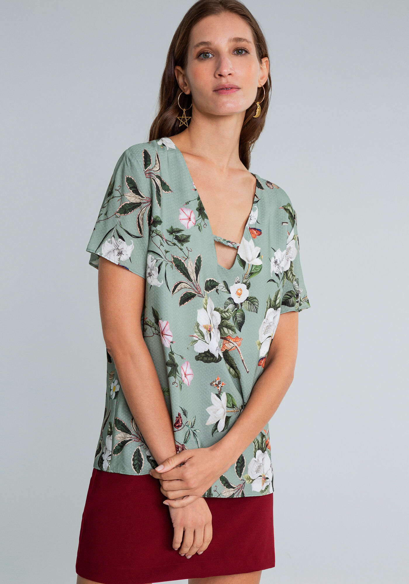 Blusa Decote V Detalhe Tran&ccedil;a Estampa, , large.