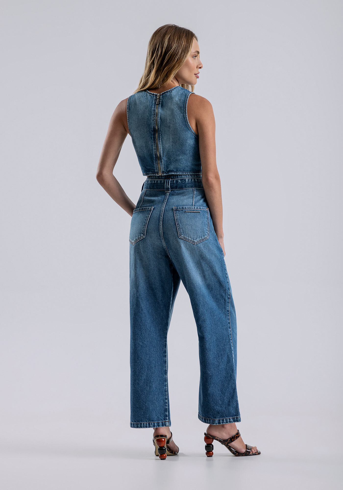 Macac&atilde;o Midi Jeans com Cinto e Recorte, JEANS, large.