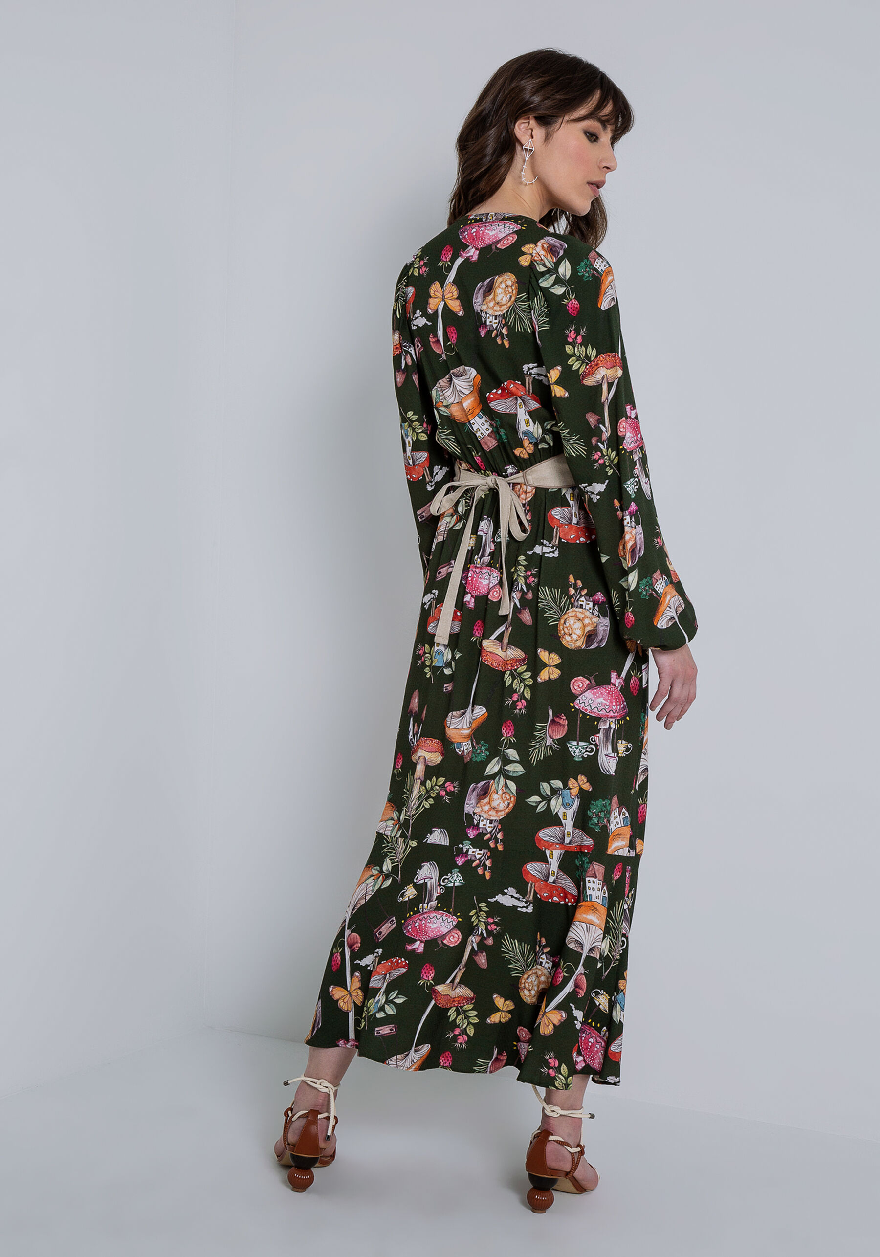 Vestido Midi em Viscose com Cinto Bordado, COGUMELOS. Vestido Midi em Viscose com Cinto Bordado, COGUMELOS, large.