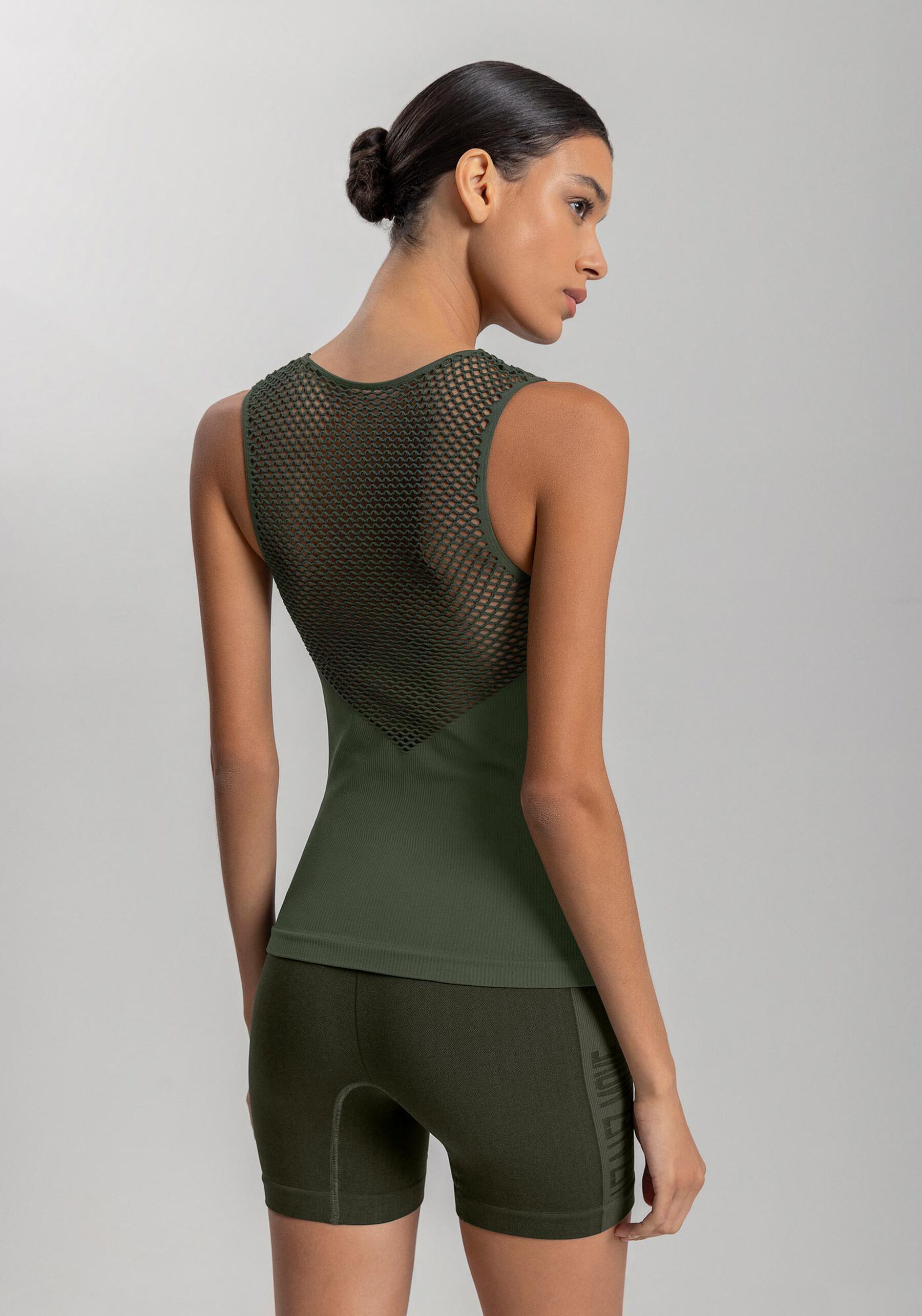 Blusa Sem Mangas De Malha Seamless Com Recortes Em Tela Move, VERDE. Blusa Sem Mangas De Malha Seamless Com Recortes Em Tela Move, VERDE, large.