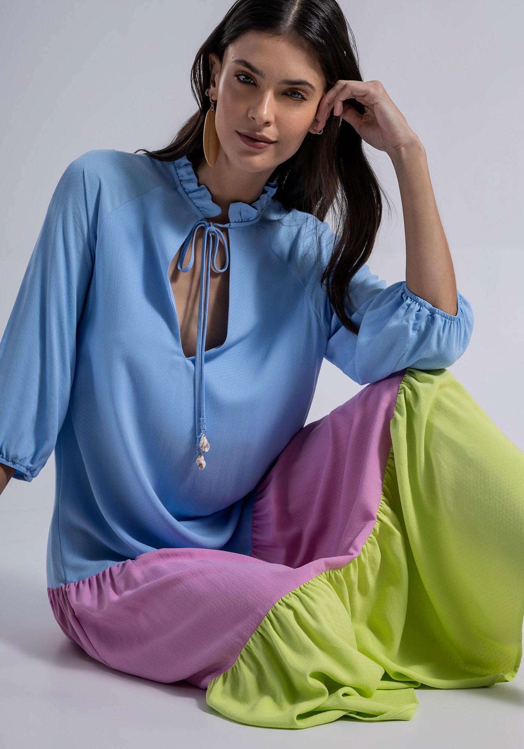 Vestido Midi Manga 3/4 em Viscose com Babados, AZUL VIOLA. Vestido Midi Manga 3/4 em Viscose com Babados, AZUL VIOLA, large.