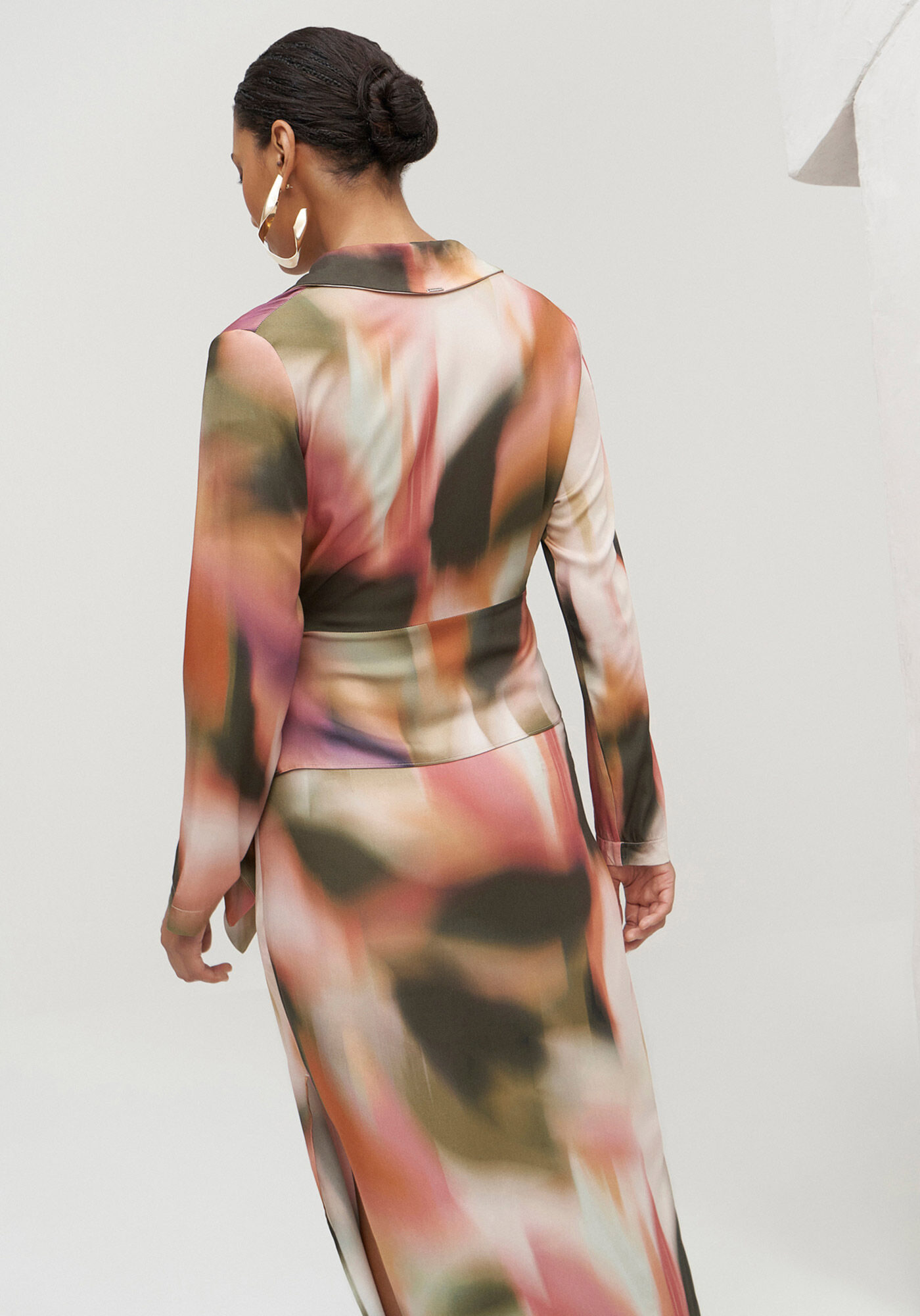 Blusa Manga Longa em Viscose Transpassada, BLUR, large.