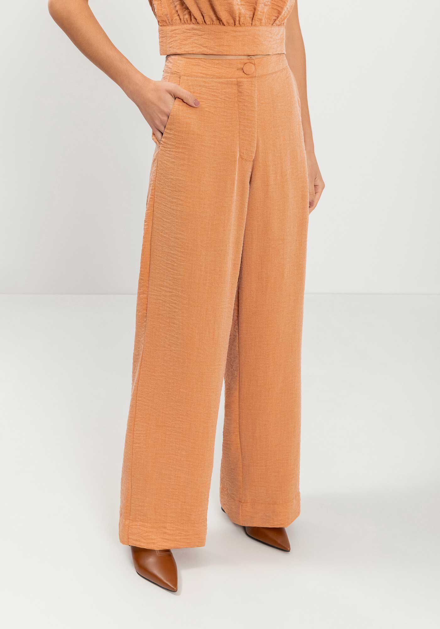 Cal&ccedil;a Reta Com Cintura Alta E Bot&atilde;o Forrado, , large.