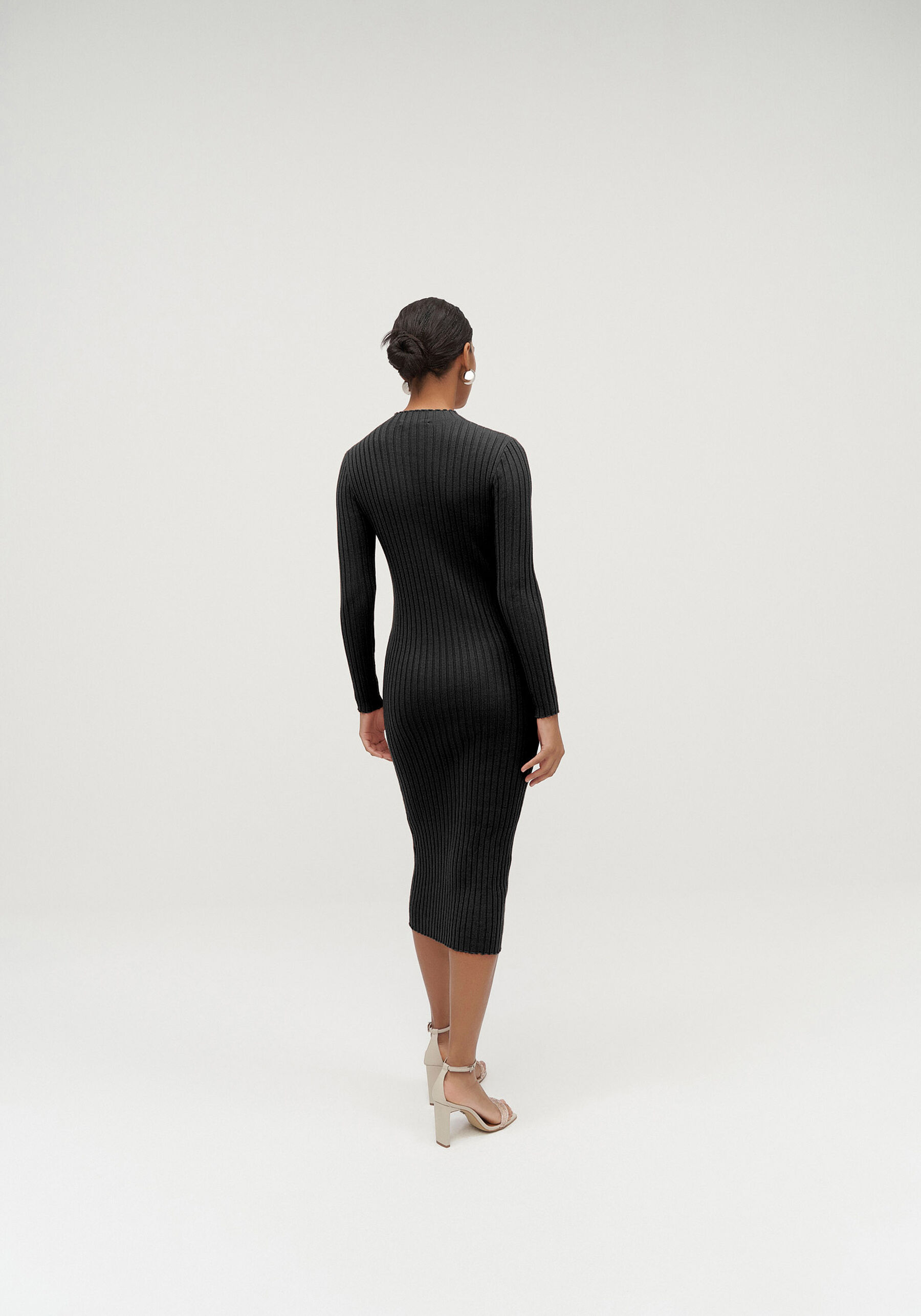 Vestido Midi Tricô Manga Longa, PRETO REATIVO. Vestido Midi Tricô Manga Longa, PRETO REATIVO, large.