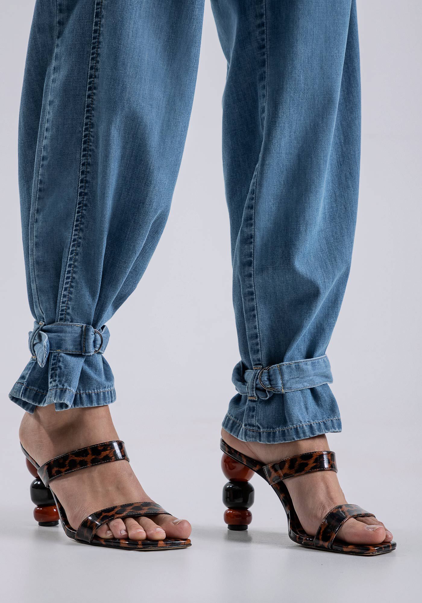 Cal a Jeans Ampla com Amarra o Barra Lez a Lez