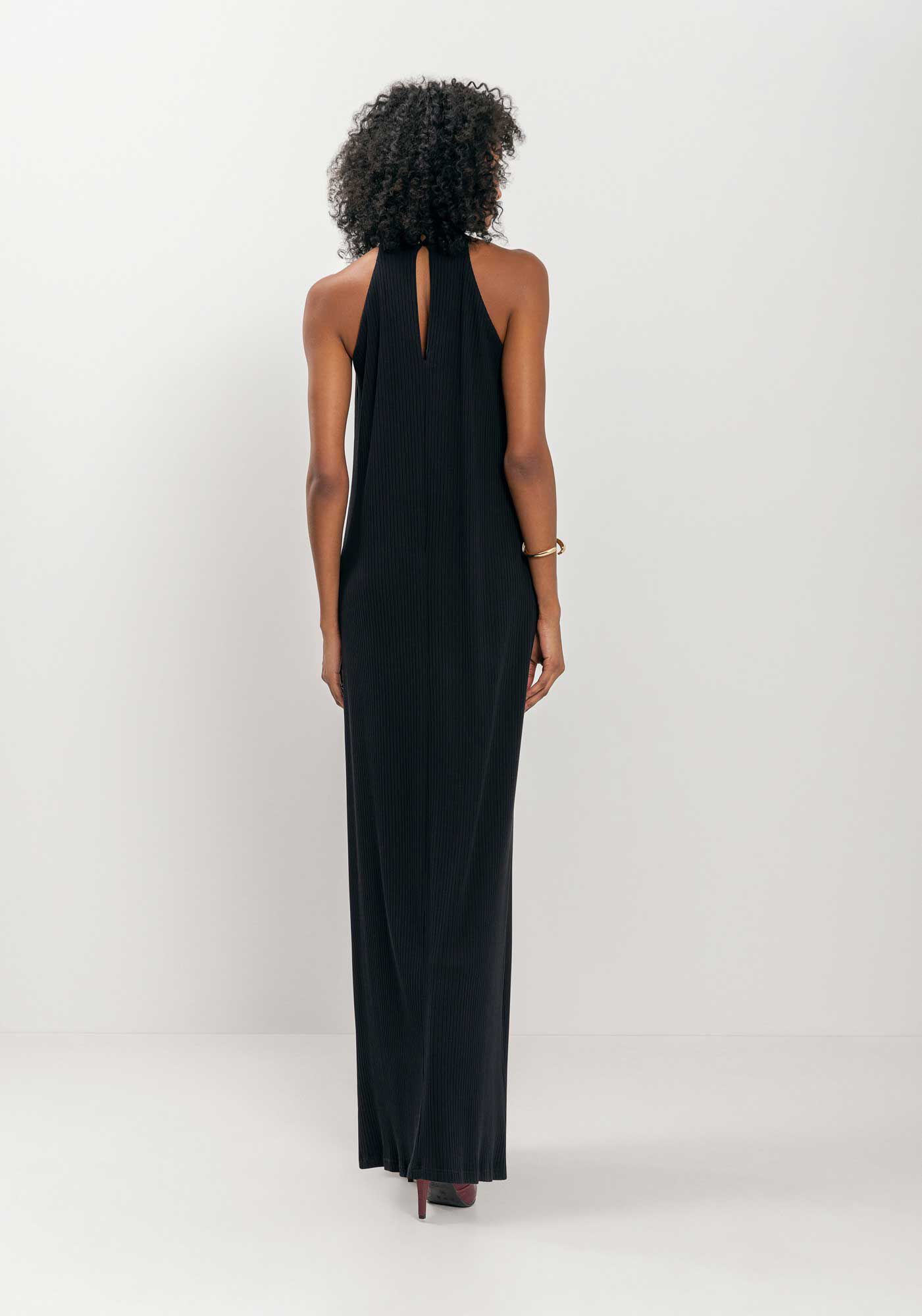 Vestido Longo Com Enfeite Na Gola Em Malha Canelada, PRETO, large.