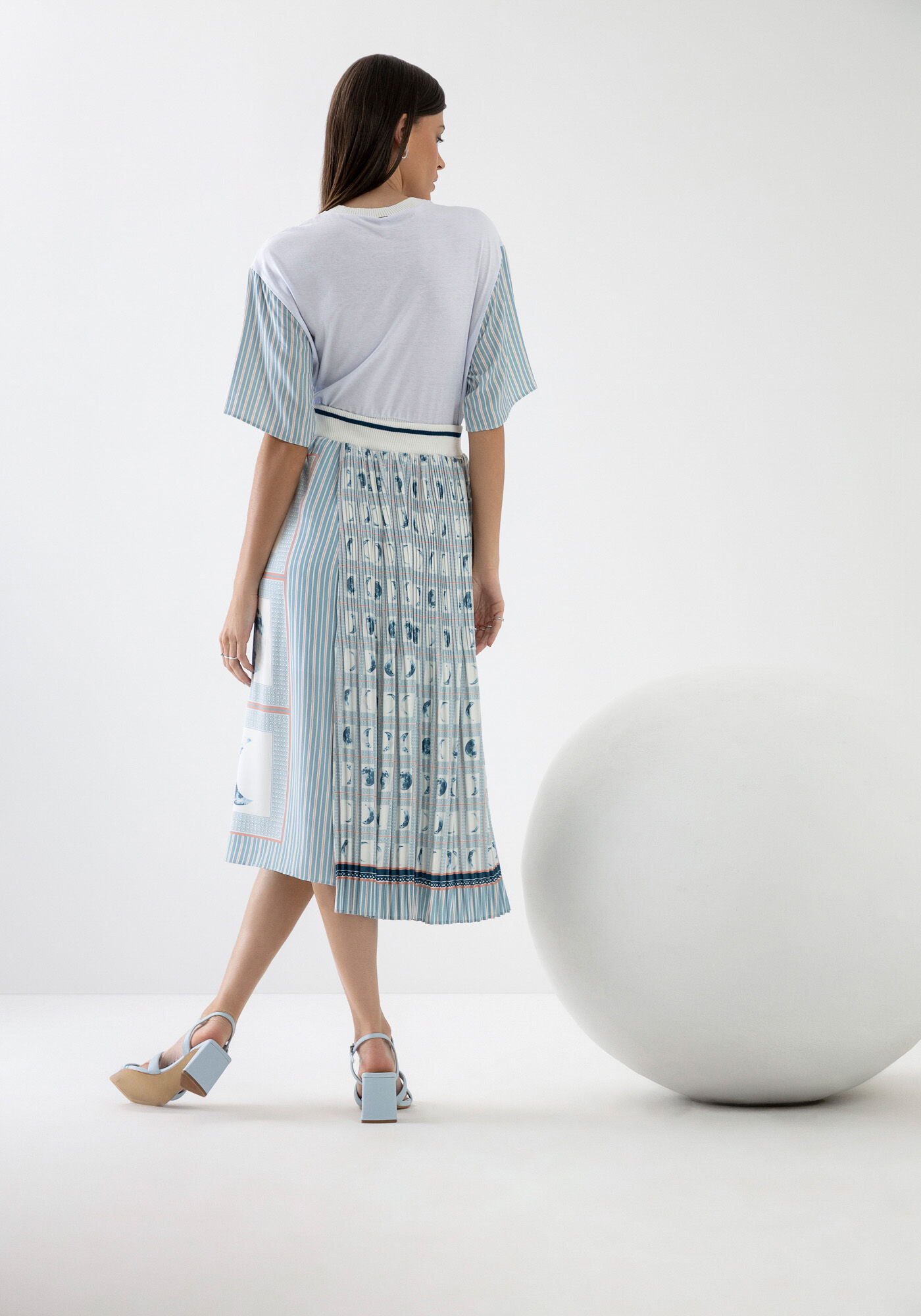 Saia Midi Assim&eacute;trica com Recorte Plissado, , large.