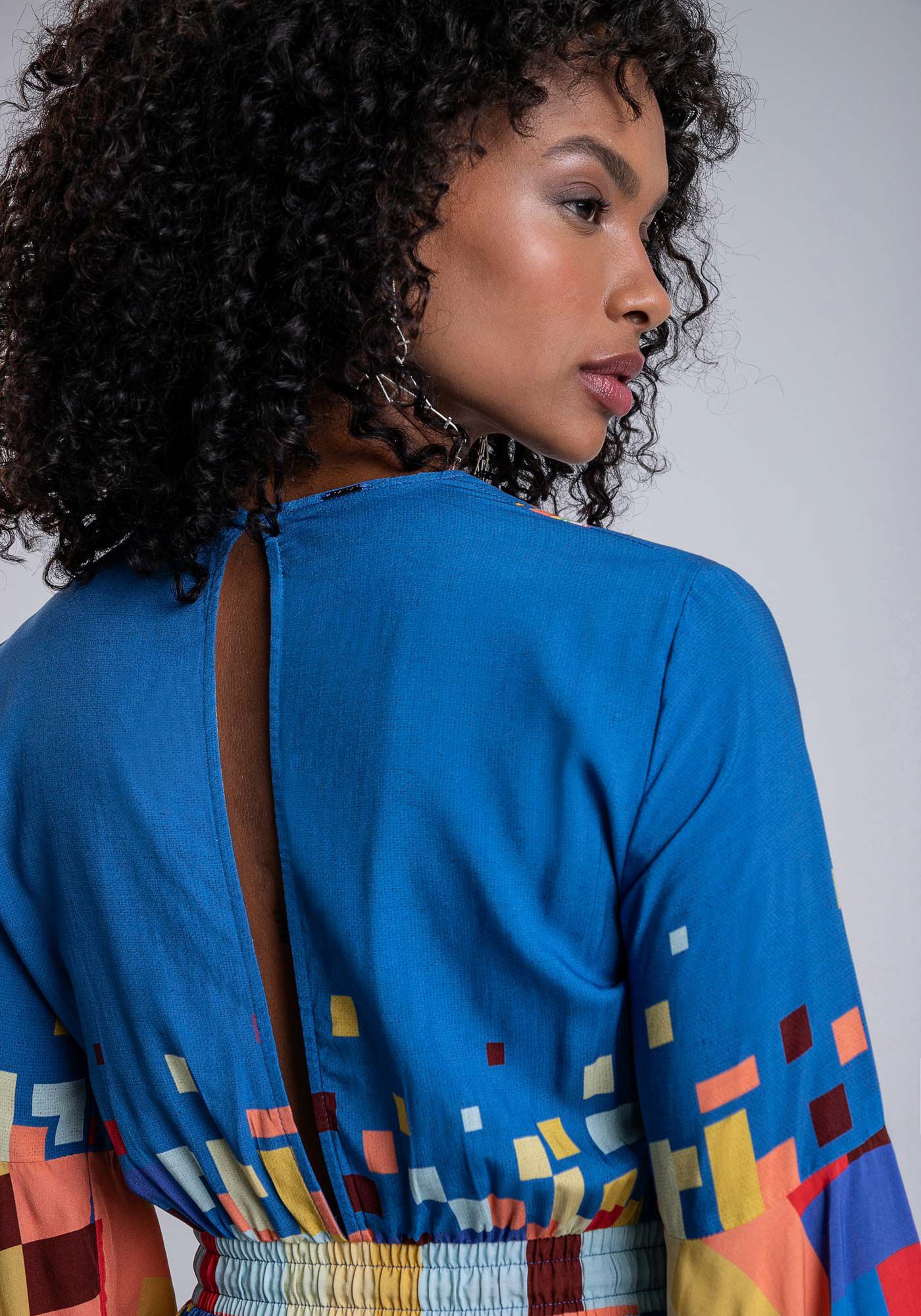 Macac&atilde;o Longo em Viscose com Manga 3/4 Estampado, , large.