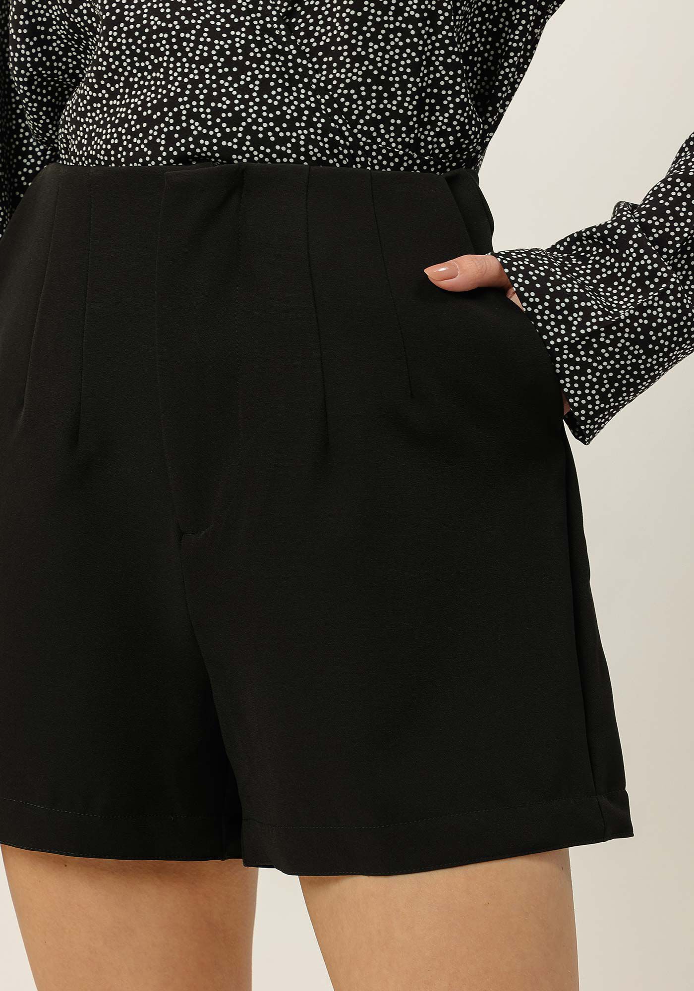 Shorts Cintura Alta Alfaiataria com Bolsos, , large.