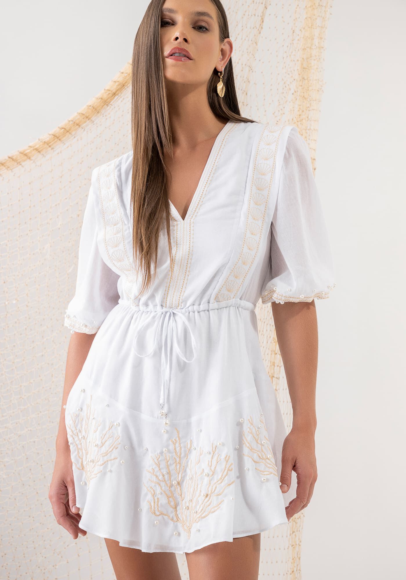 Vestido branco deals com perola curto