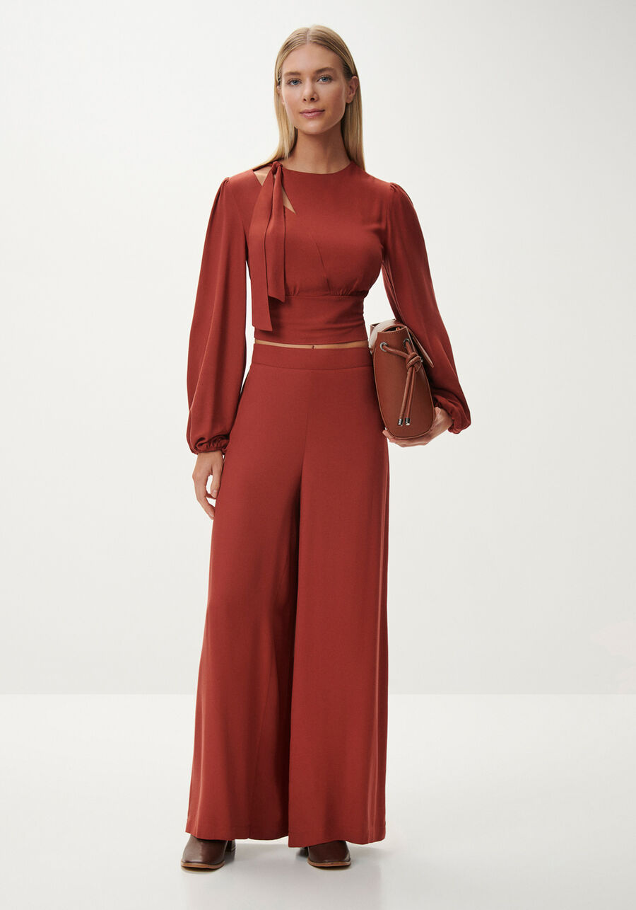 Conjunto em Crepe com Blusa e Calça Pantalona, MARROM MUSTANG. Conjunto em Crepe com Blusa e Calça Pantalona, MARROM MUSTANG, large.