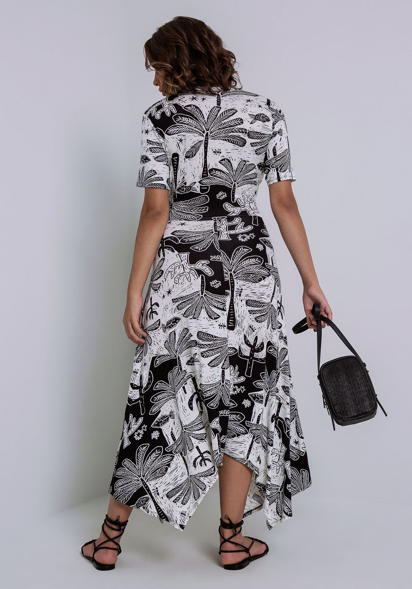 Vestido Midi em Malha com Barra Assim&eacute;trica, XILOGRAVURA, large.