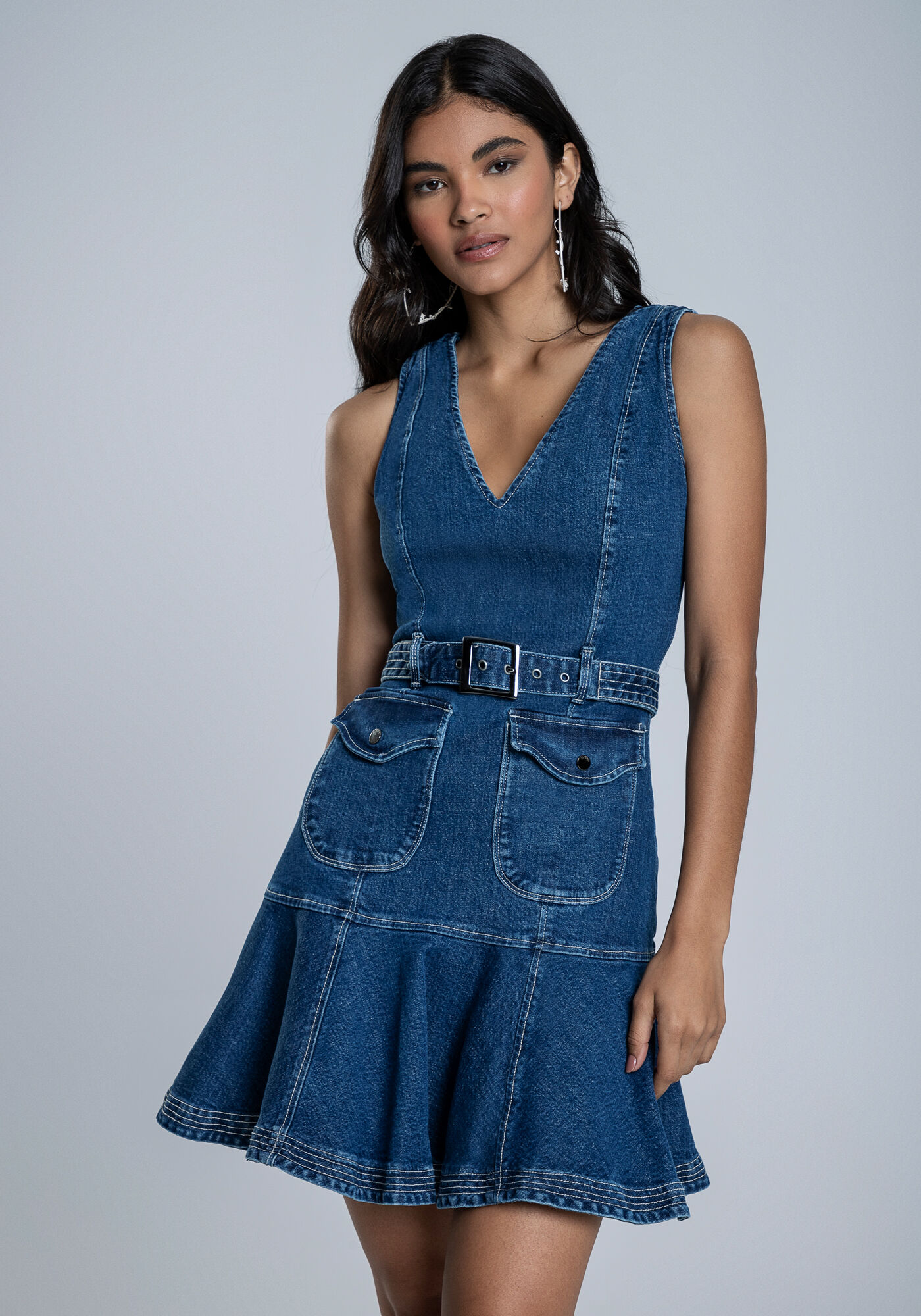Vestido jeans justo com sales babado