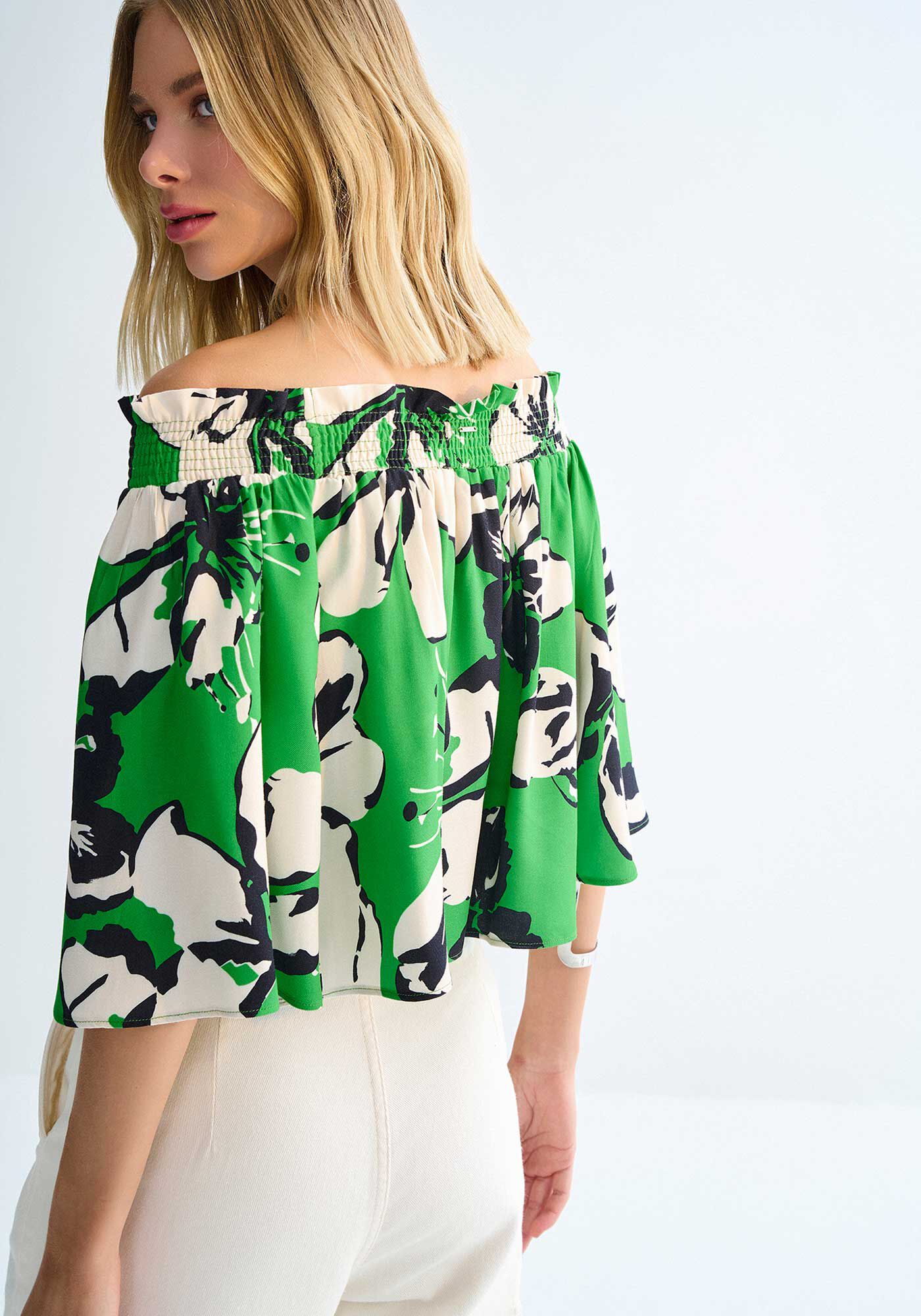 Blusa Ampla em Viscose com Decote Ombro a Ombro Lastex, , large.