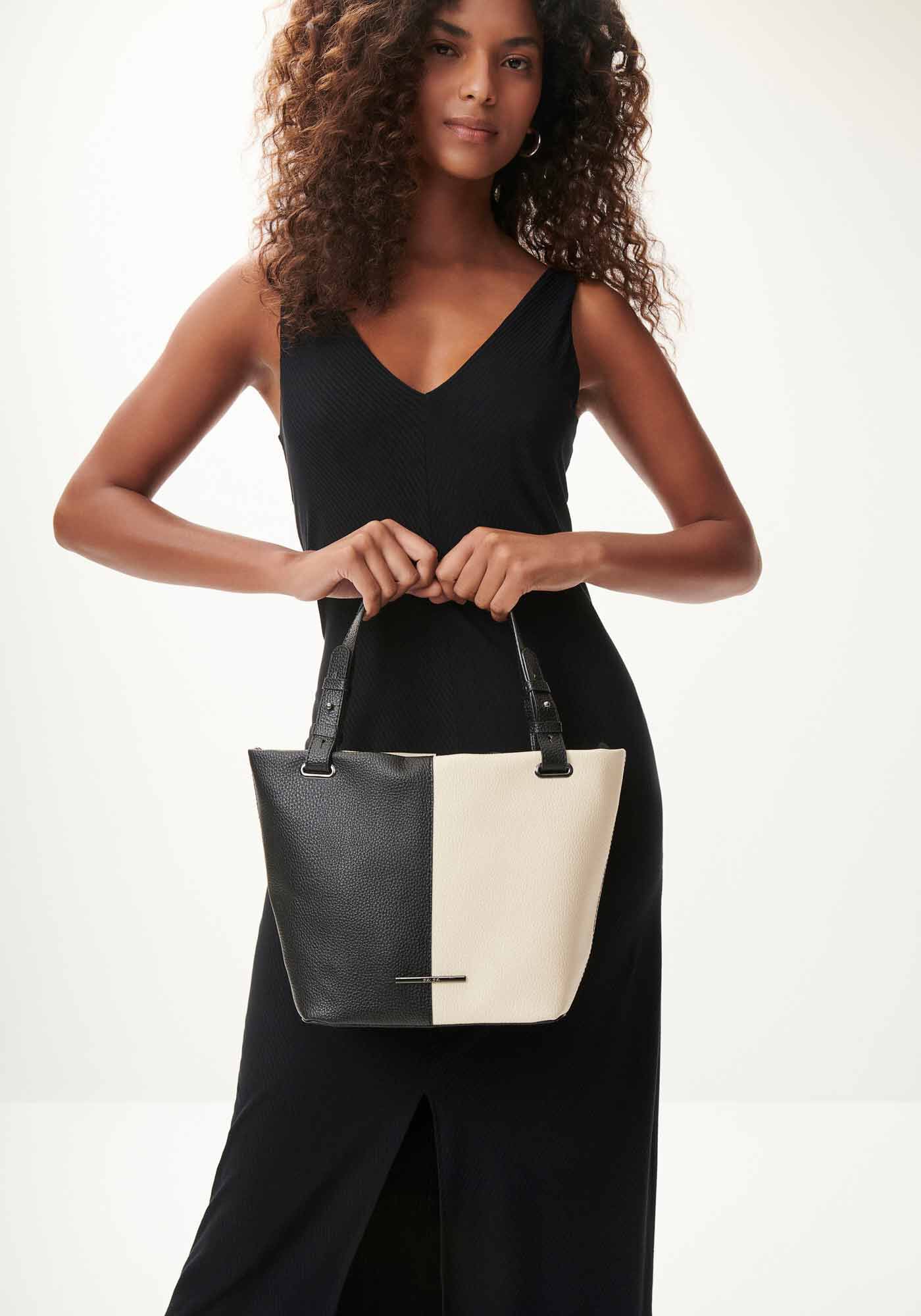 Bolsa M&eacute;dia Estruturada com Al&ccedil;a Dupla, , large.