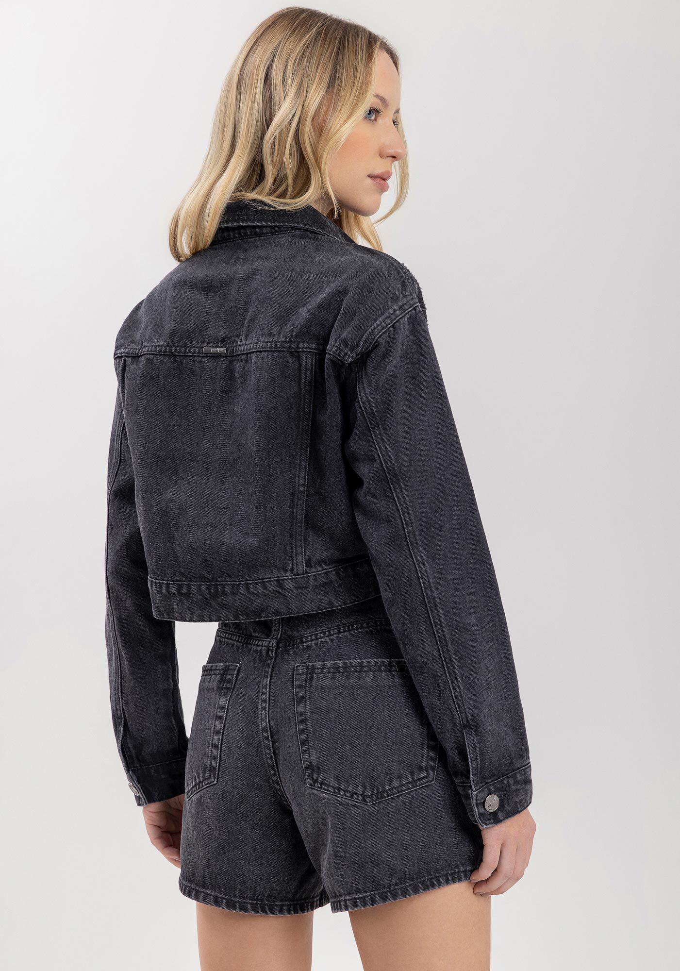 Shorts Mom Jeans Com Cintura Alta E Aplica&ccedil;&otilde;es De Strass, , large.