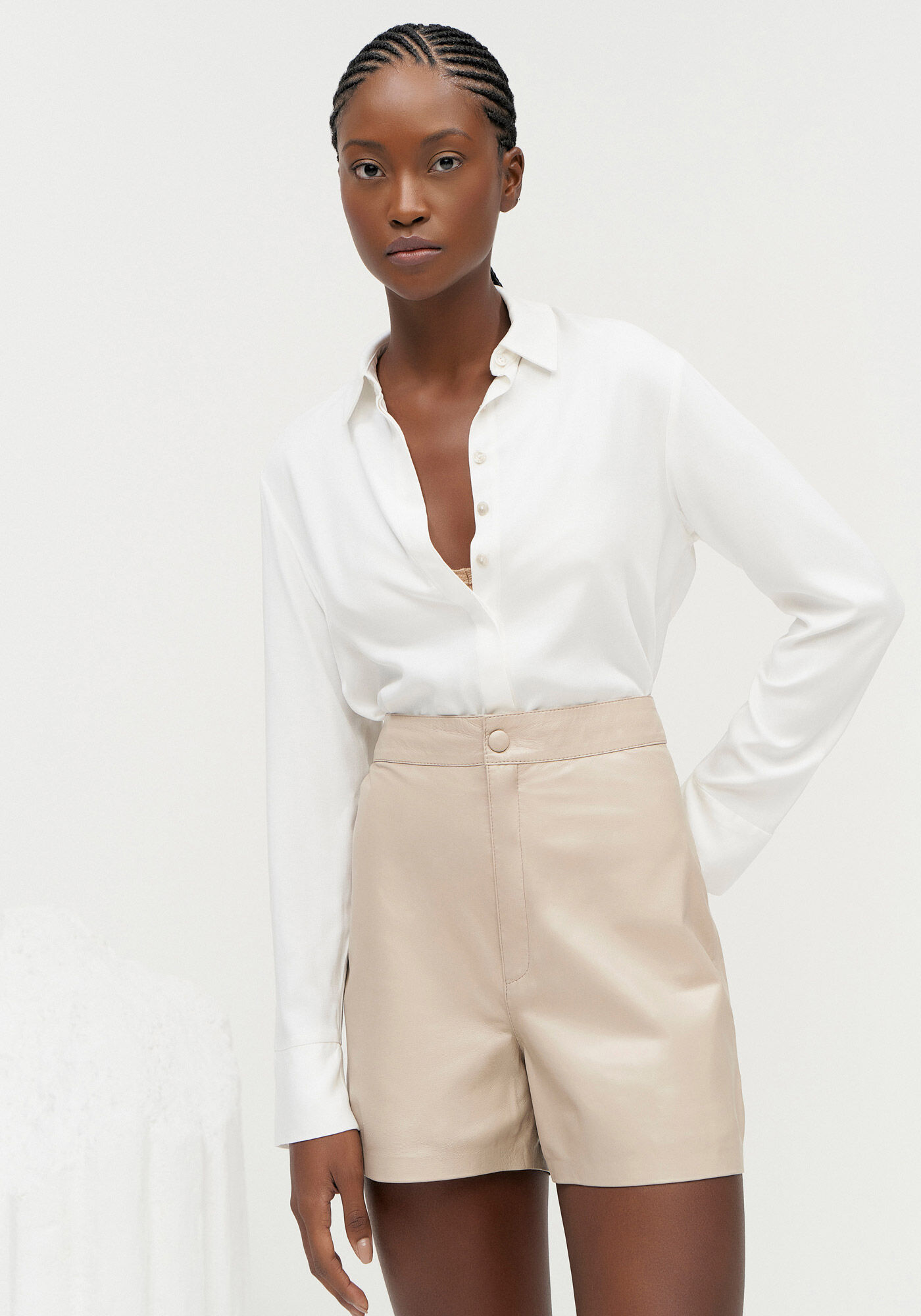 Shorts em Couro com Cintura Alta, , large.