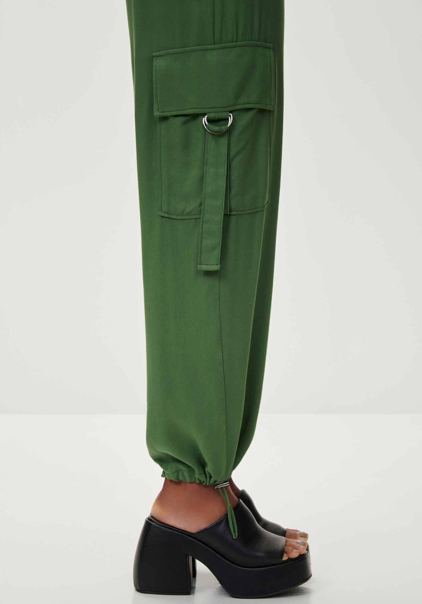 Cal&ccedil;a Jogger em Viscose com Bolsos Cargo, , large.