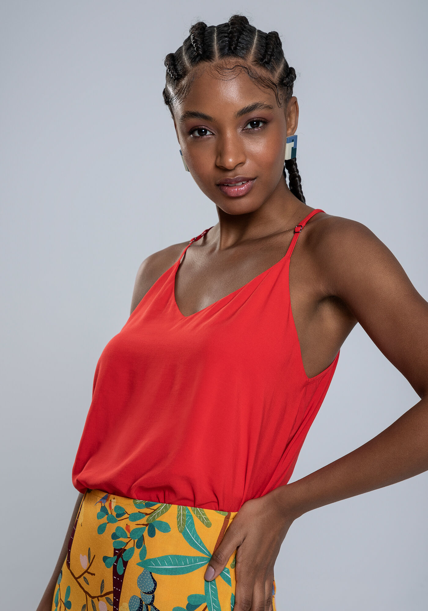 Blusa com Al&ccedil;as em Viscose com Decote V, , large.