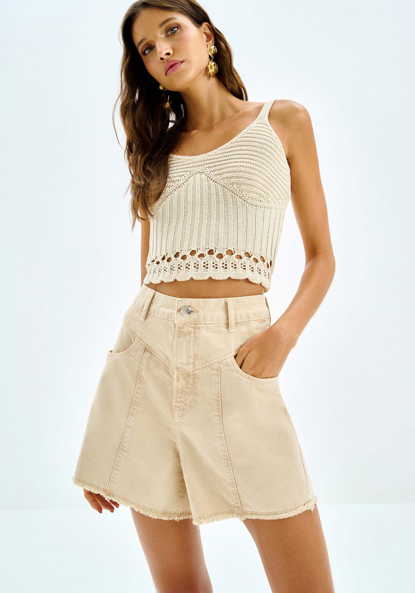 Shorts Sarja Hot Pant Cintura Alta com Detalhe C&oacute;s, BEGE INTUICAO, large.