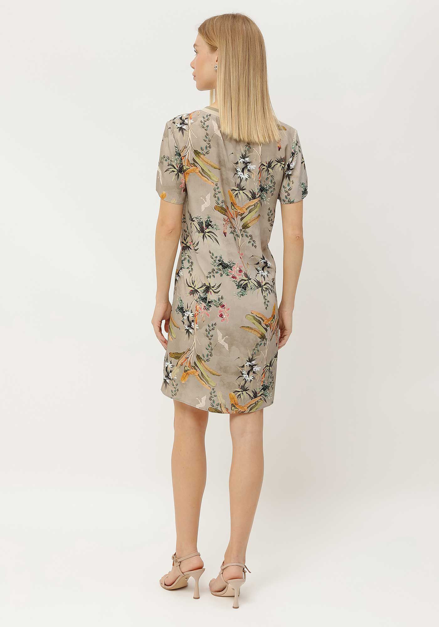 Vestido Curto Estampado com Decote V Retil&iacute;nea, , large.