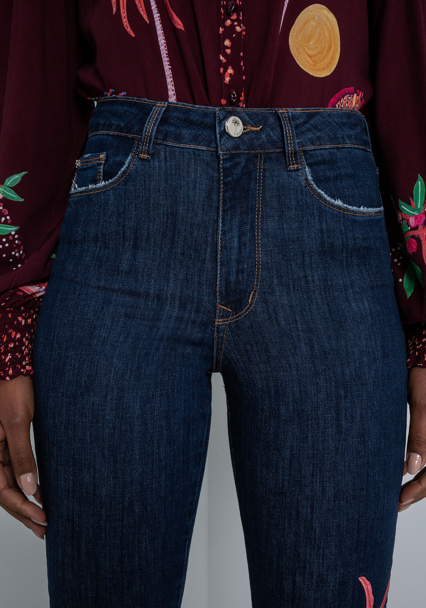 Cal&ccedil;a Jeans Aruba Super Alta com Bordado, , large.