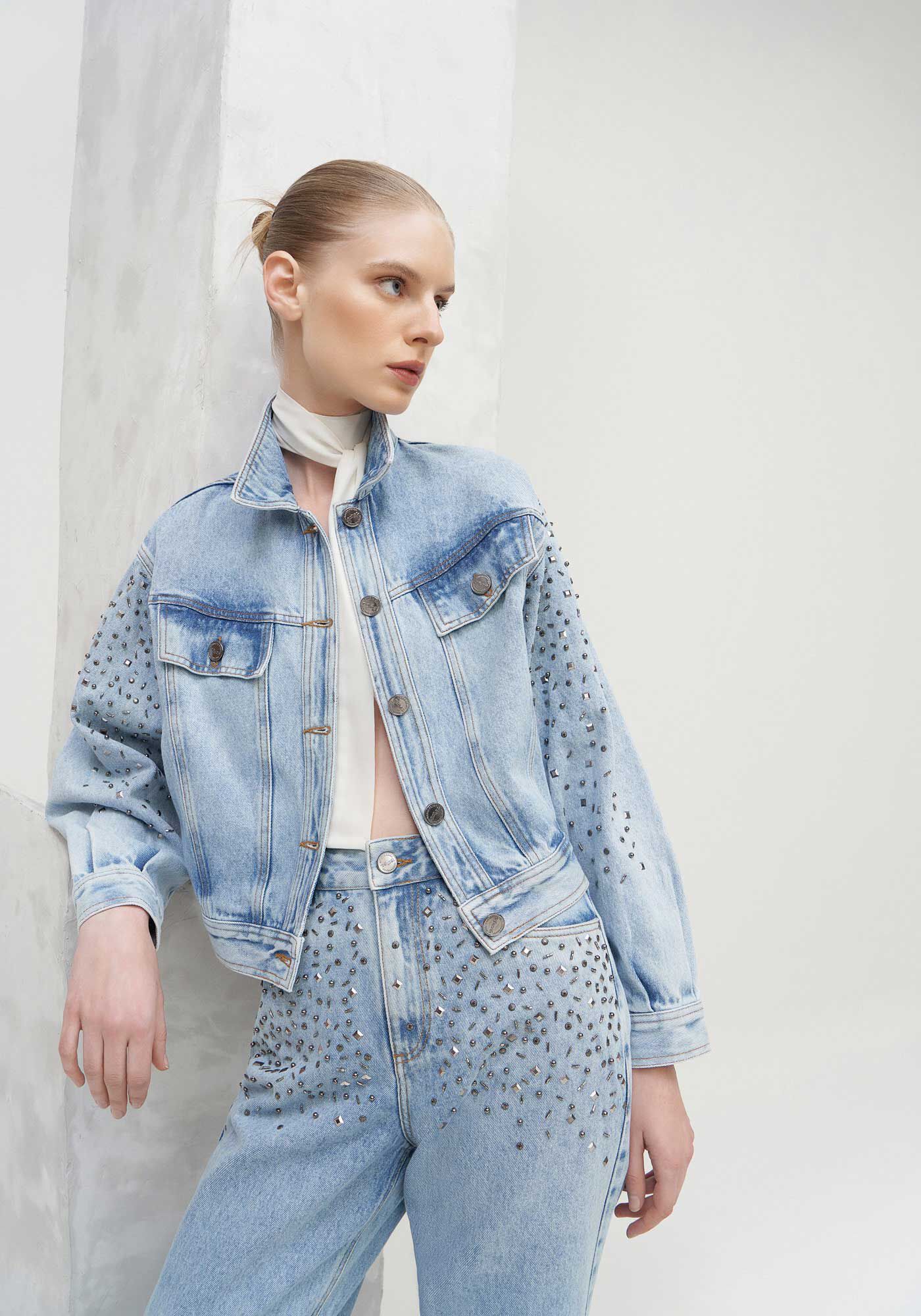 Jaqueta Jeans com Manga Bufante Bordada, JEANS, large.