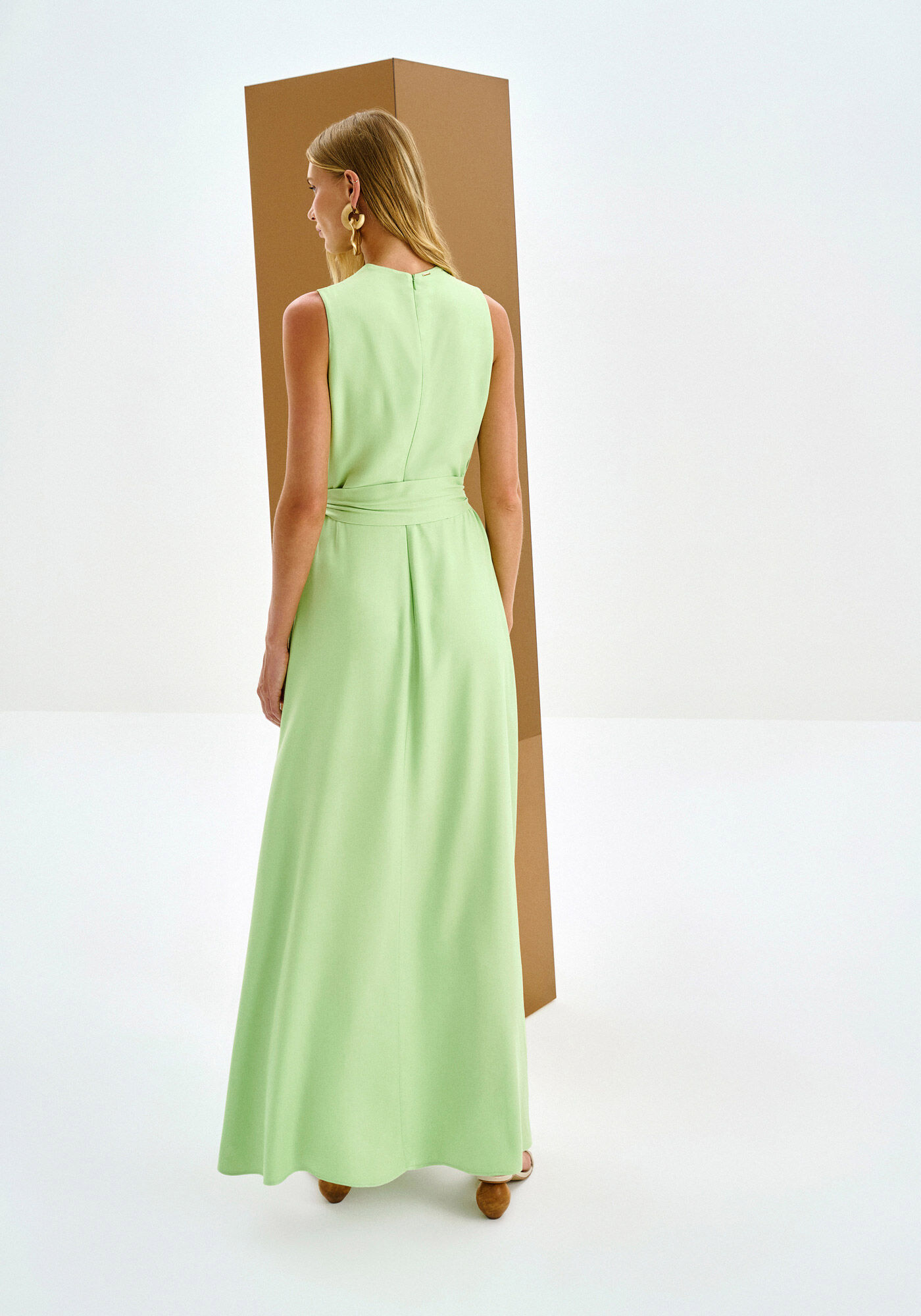 Vestido Longo em Viscose com Gola Degag&ecirc;, VERDE CIMENS, large.