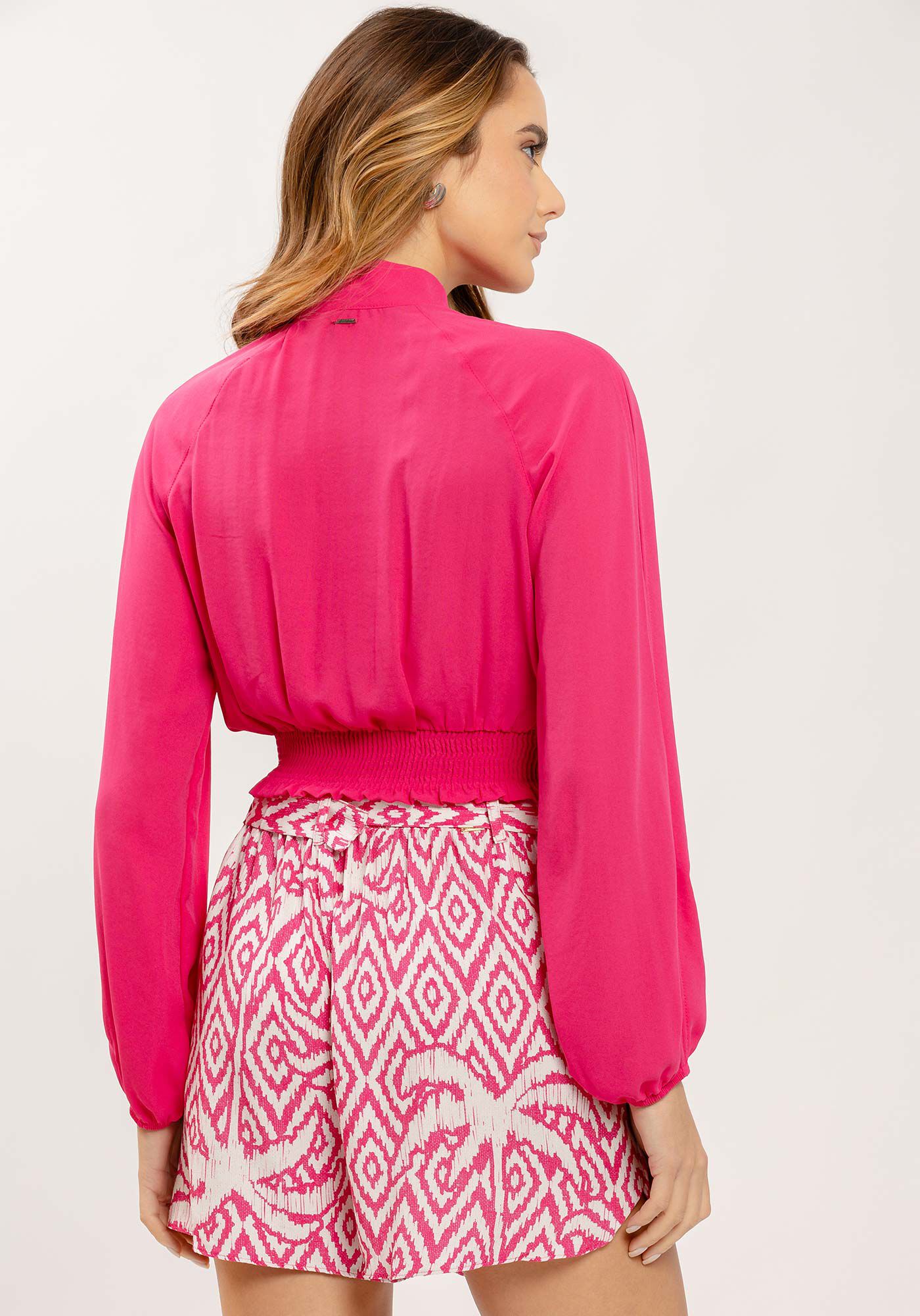 Blusa Manga Longa em Crepe com Amarra&ccedil;&atilde;o Gola, , large.