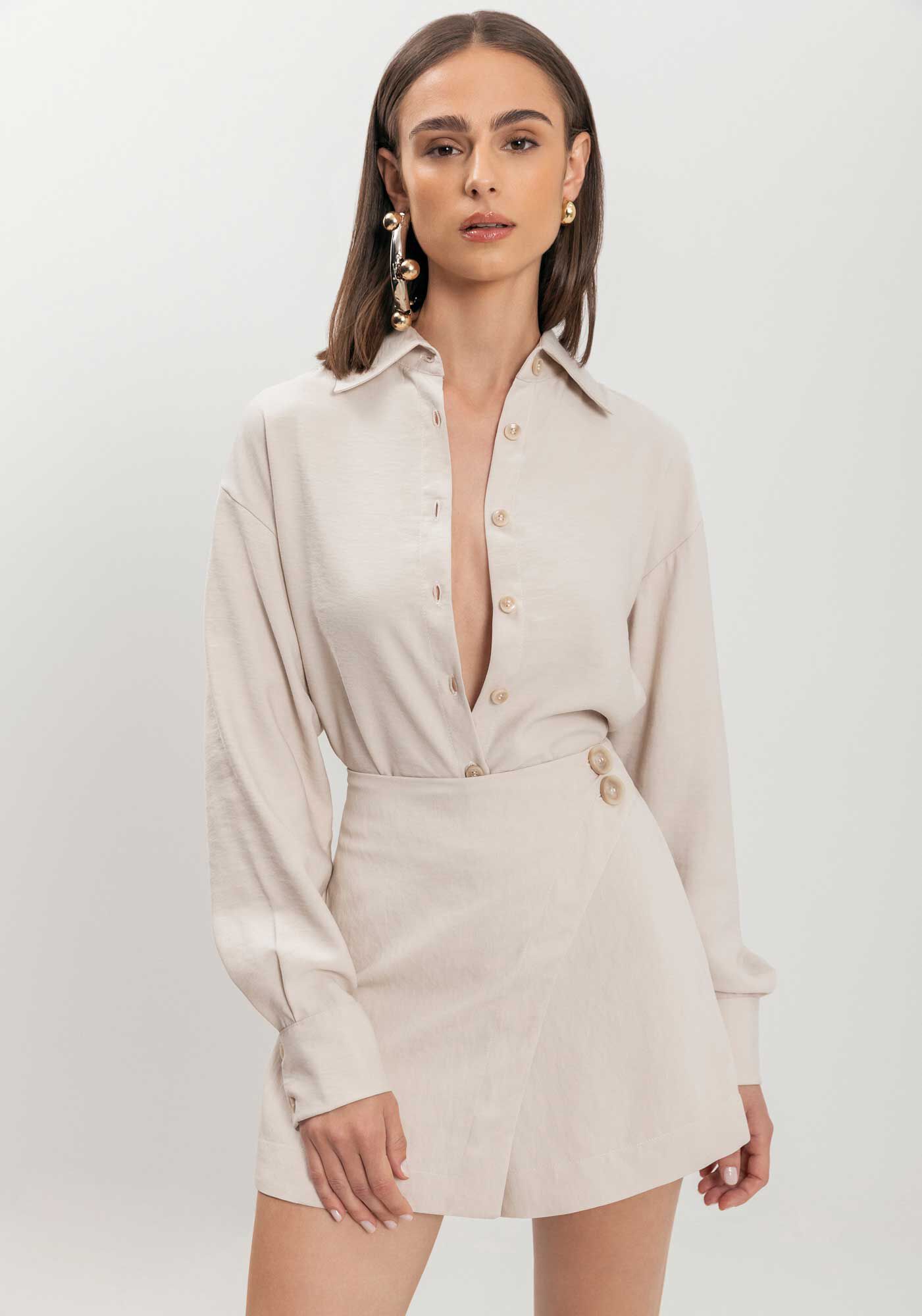 Shorts Transpassado Com Cintura M&eacute;dia E Bot&otilde;es, , large.