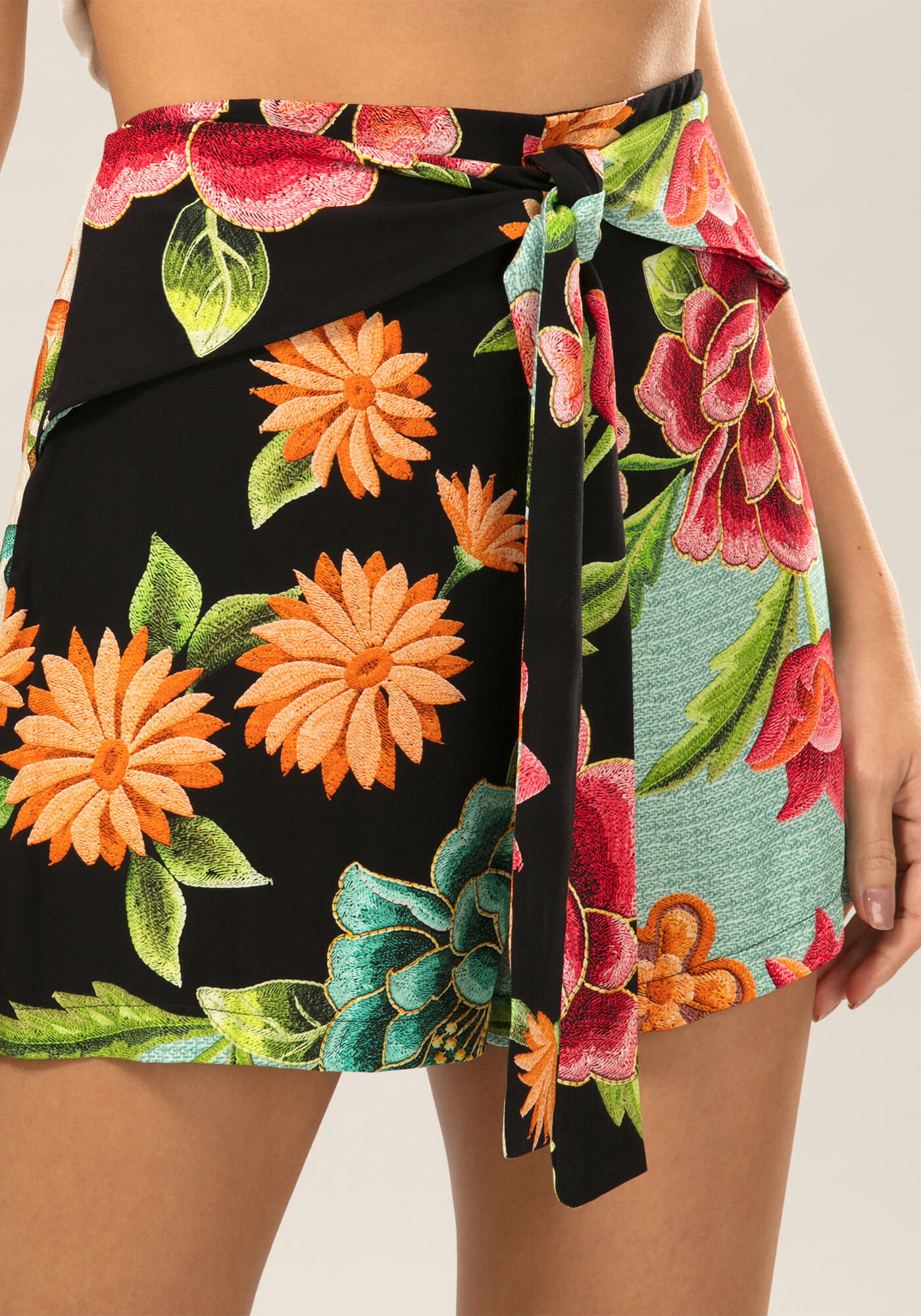 Shorts Com La&ccedil;o Estampa, , large.