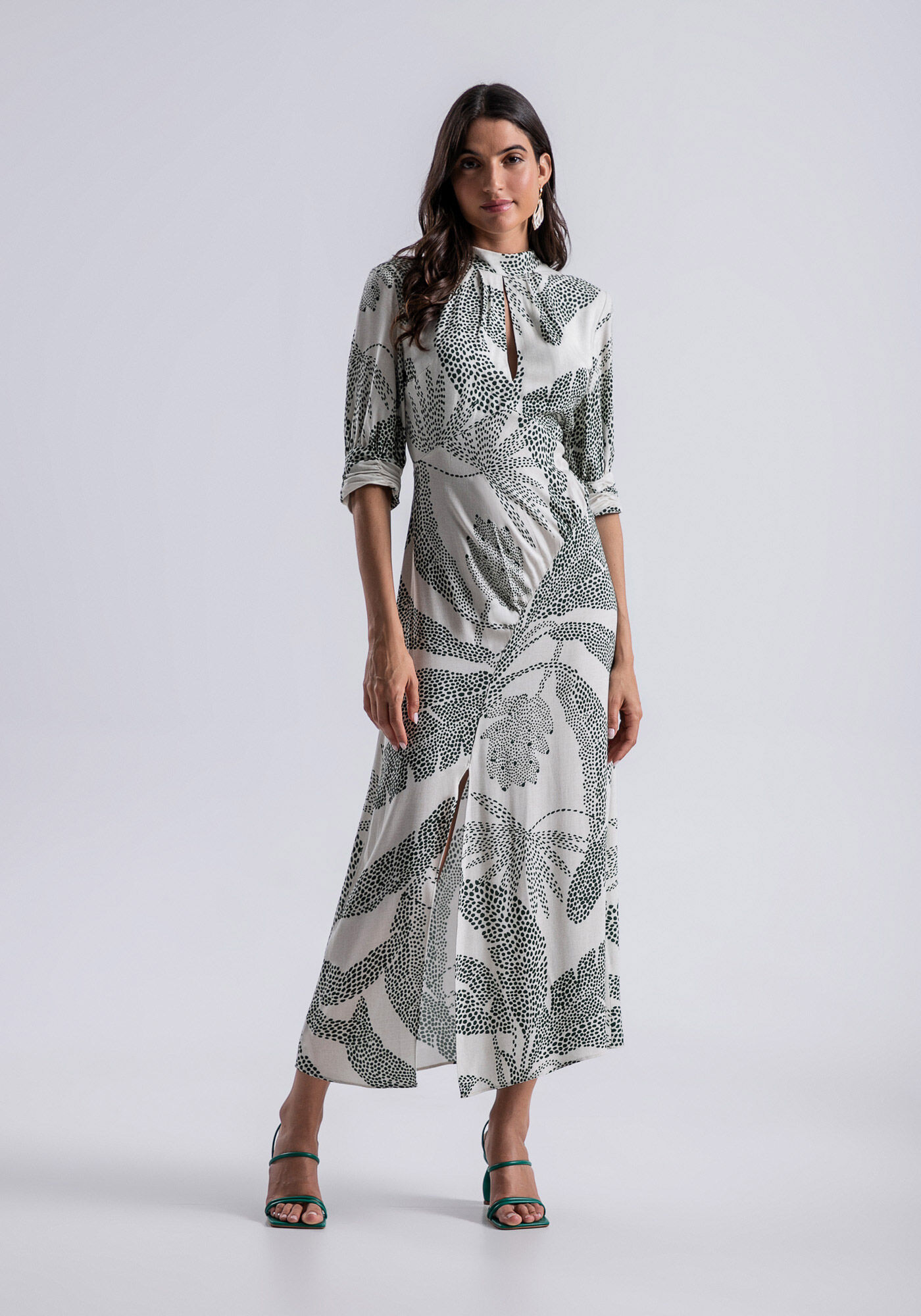 Vestido Midi Gola Alta Franzido e Fenda, VEREDAS, large.