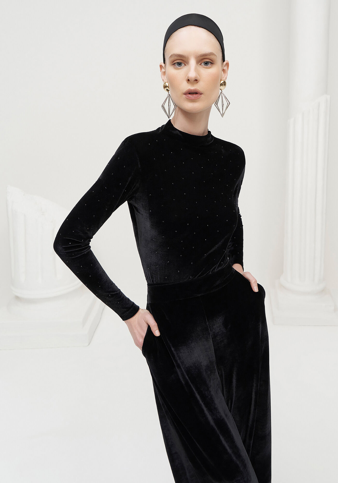 Blusa Manga Longa Cropped em Veludo com Strass, , large.