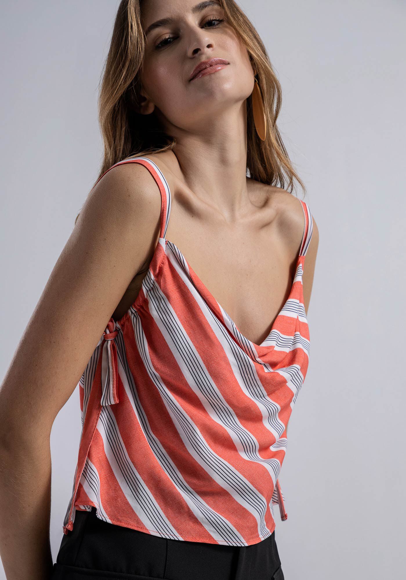 Blusa Decote Drapeado em Viscose com Amarra&ccedil;&atilde;o, , large.