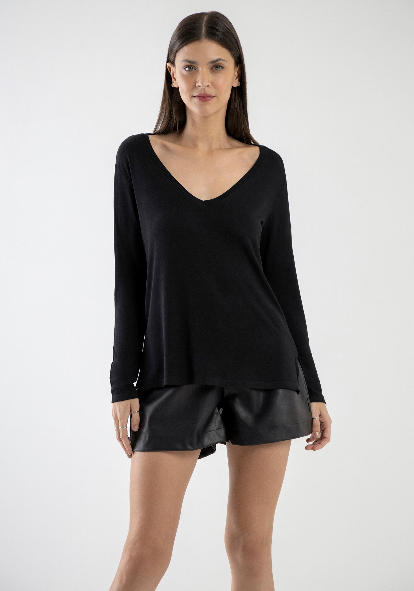 Blusa Manga Longa B&aacute;sica com Decote V, , large.