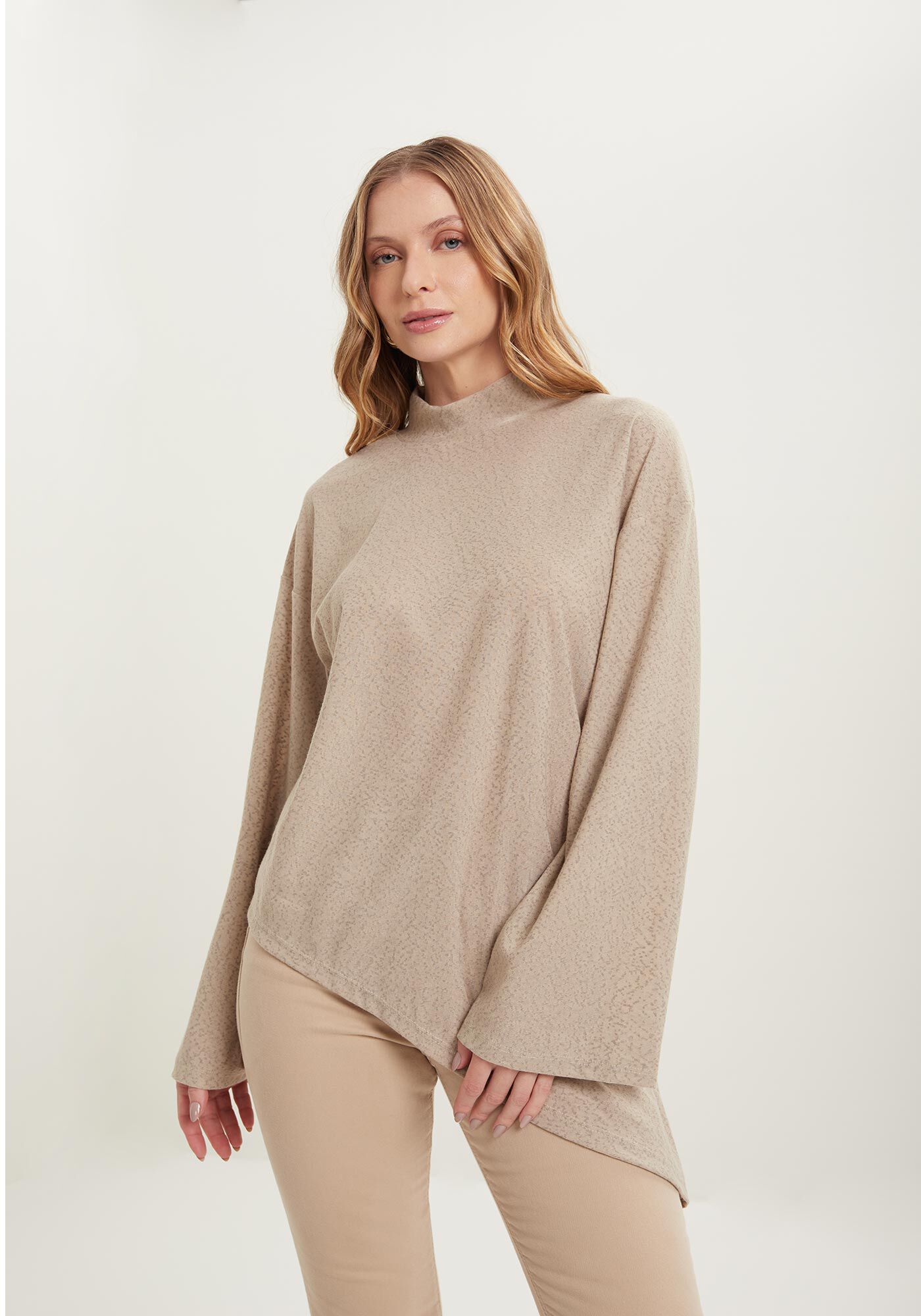 Blusa Assim&eacute;trica De Mangas Longas Em Malha R&uacute;stica, , large.