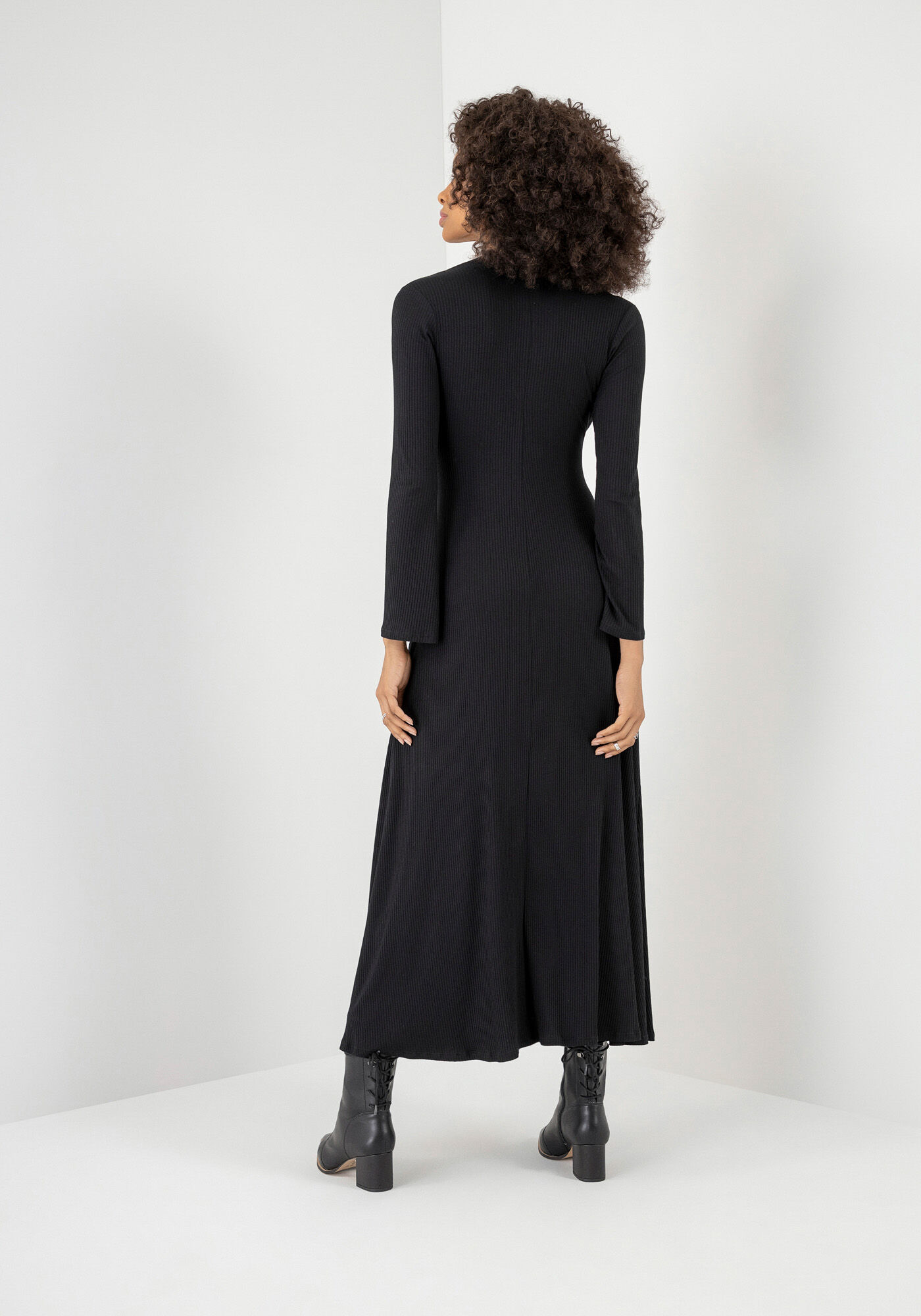 Vestido Midi Manga Longa com Tor&ccedil;&atilde;o Decote, , large.