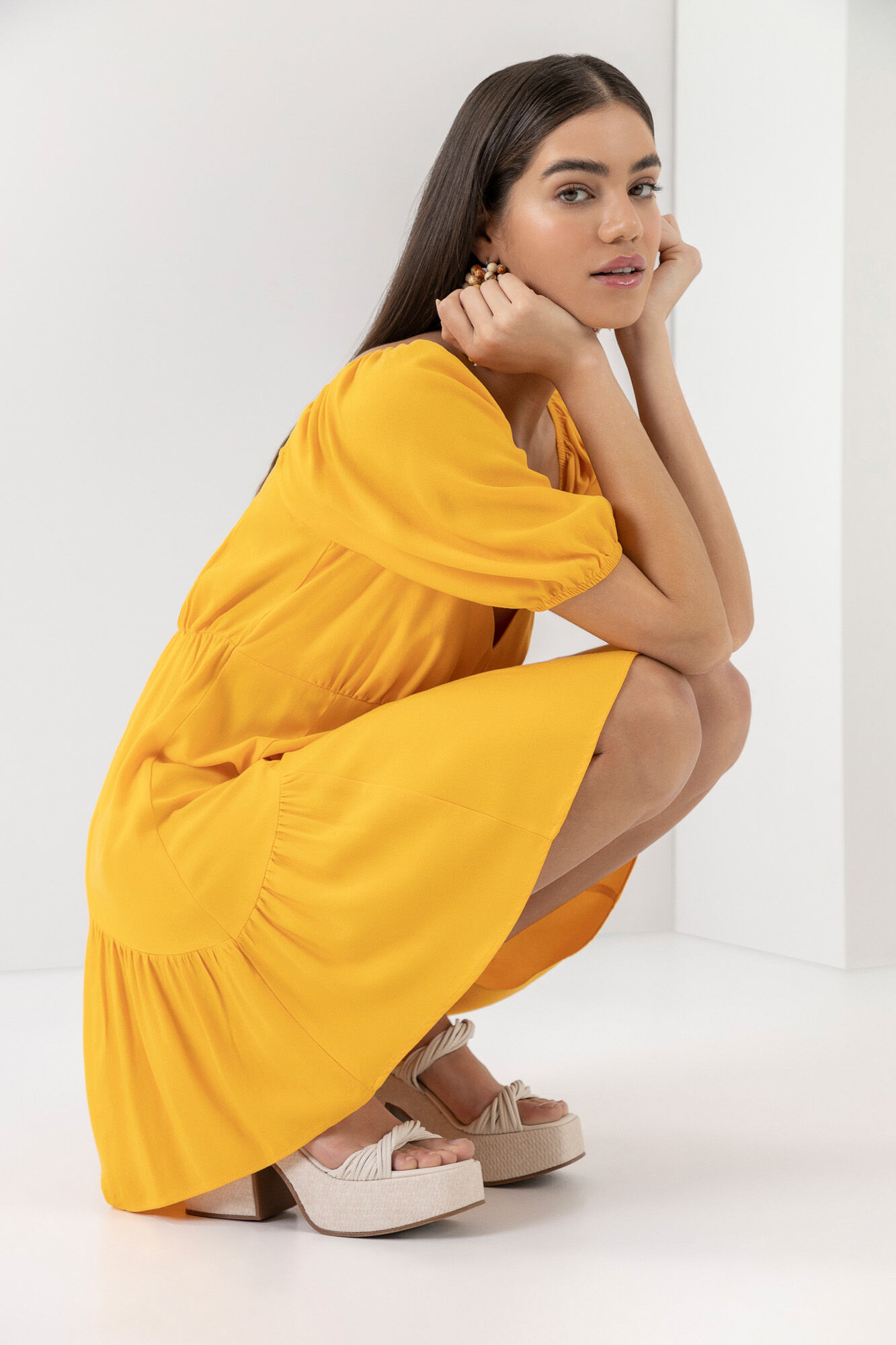 Vestido Curto Manga Bufante em Crepe com Franzido, , large.