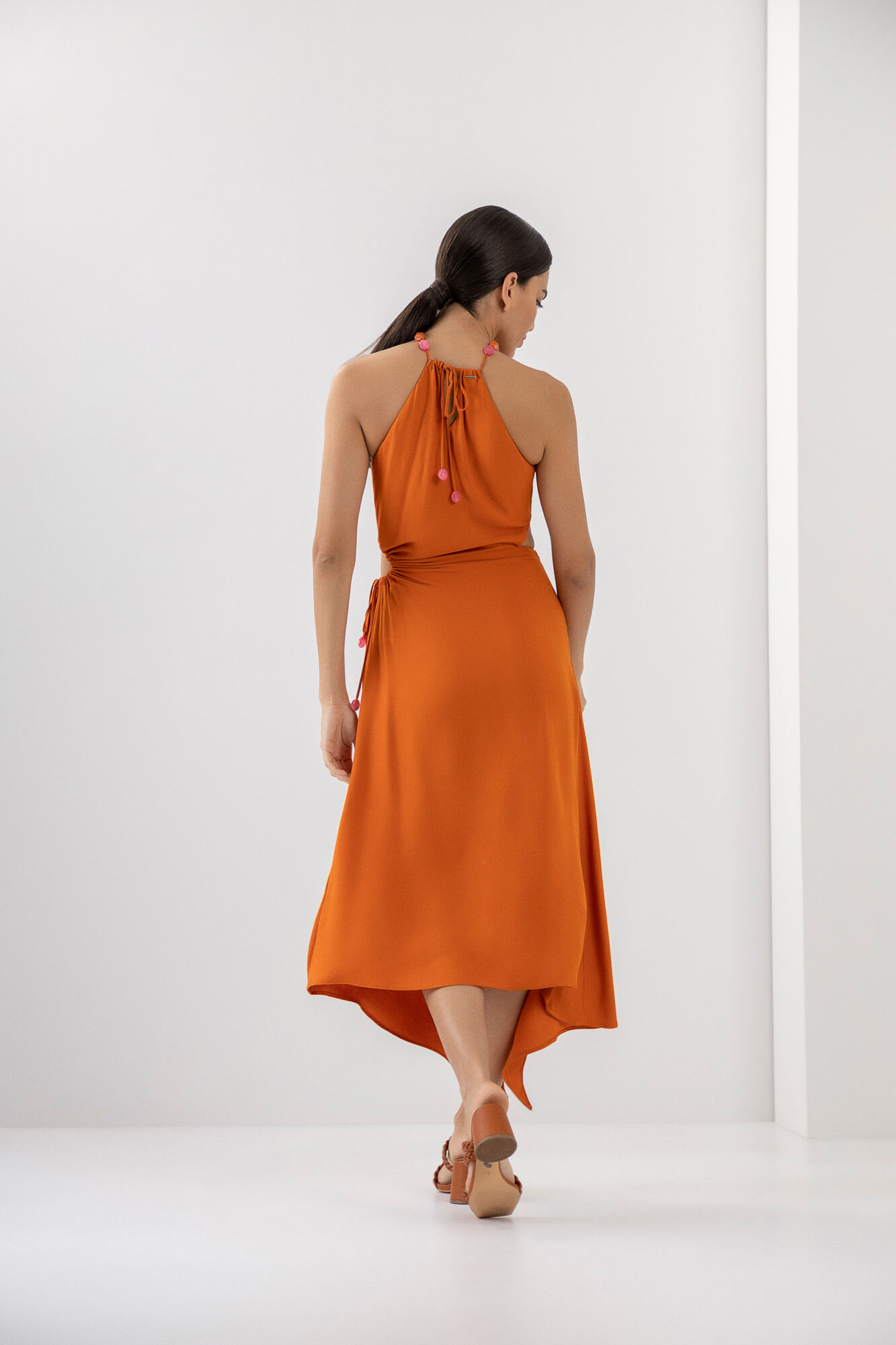 Vestido Midi Assim&eacute;trico em Viscose com Cut Out, , large.